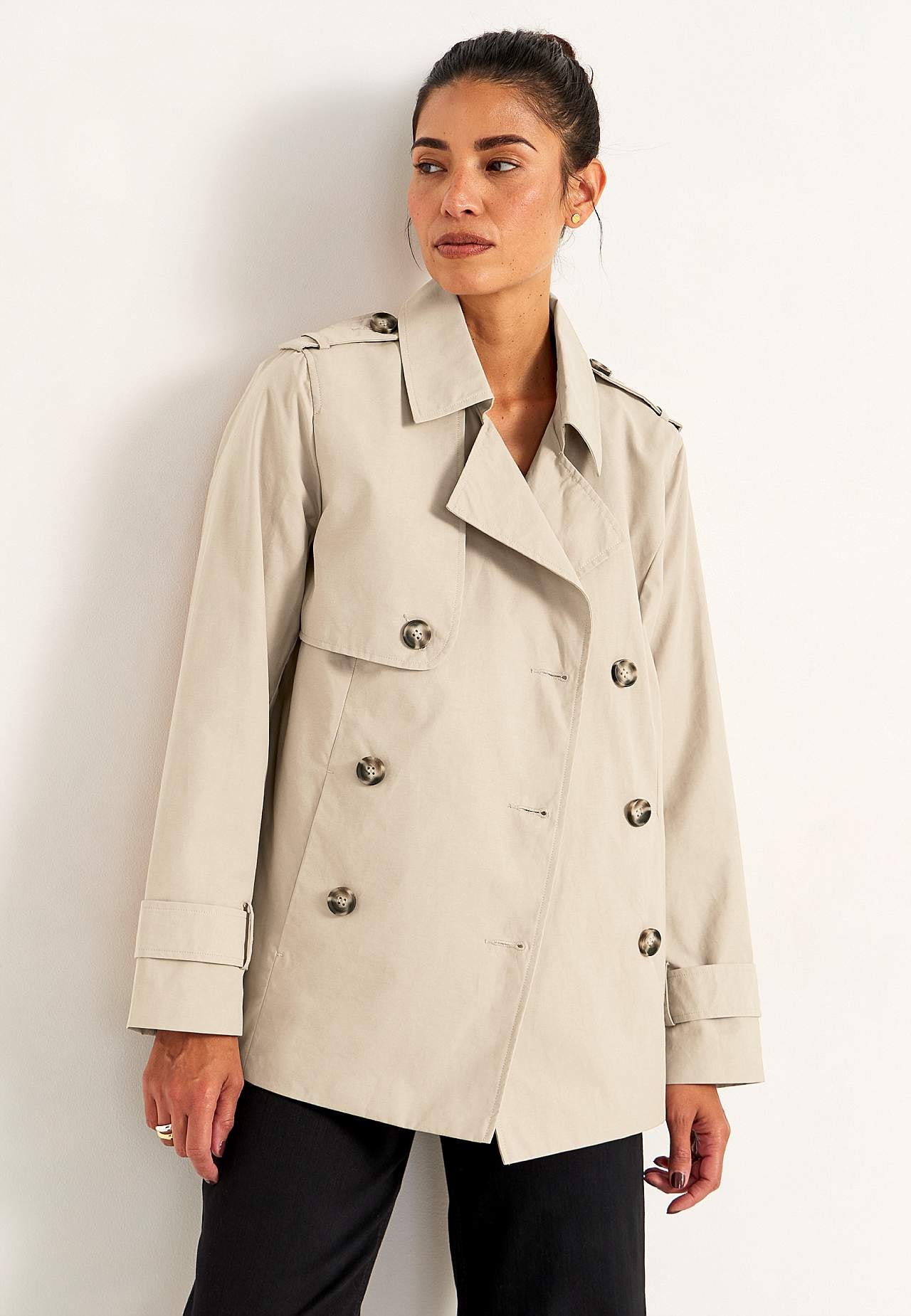 Double-breasted, short trenchcoat