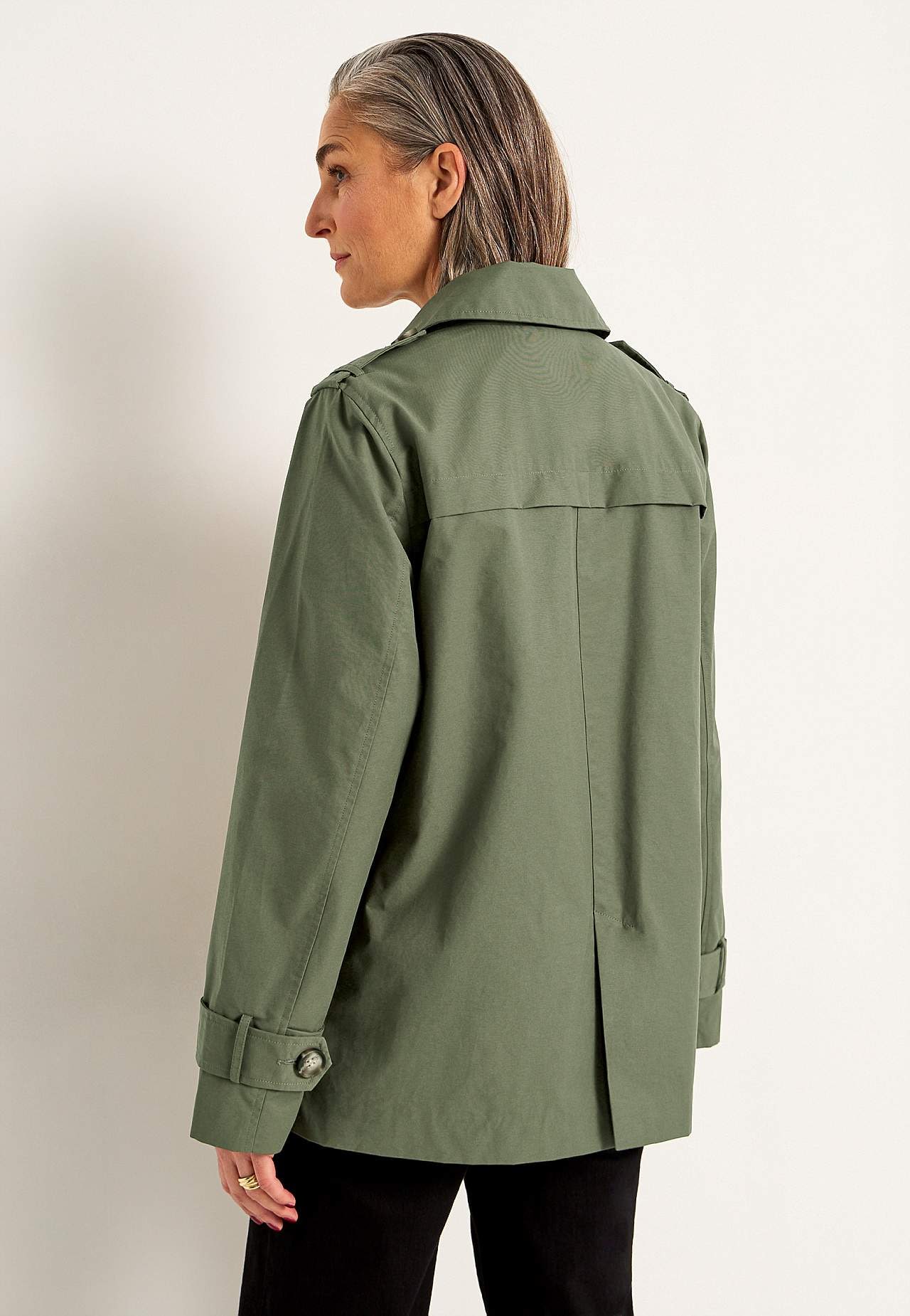 Double-breasted, short trenchcoat