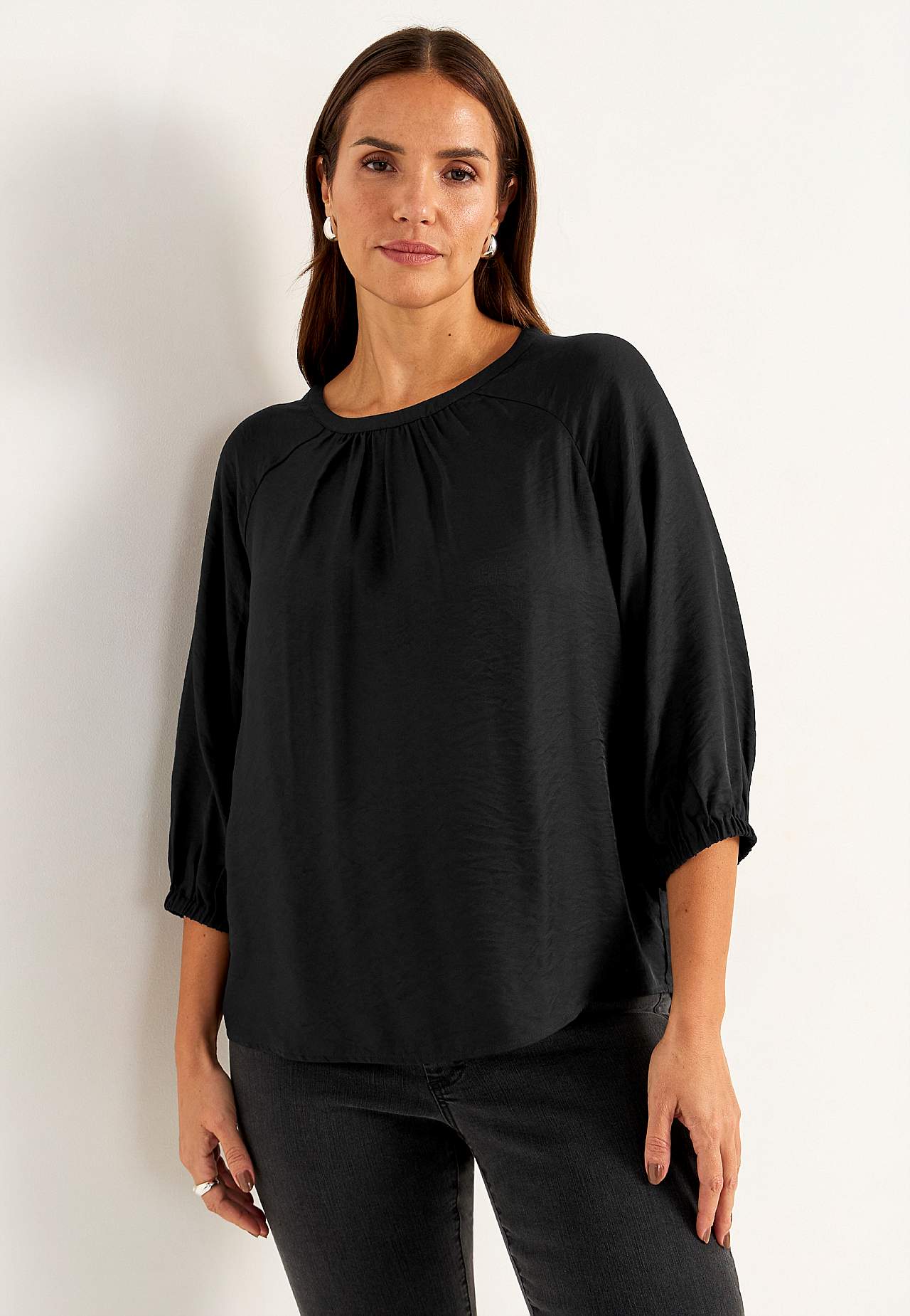 Woven blouse with structure