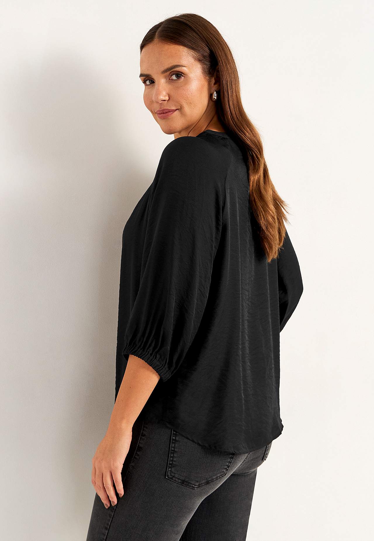 Woven blouse with structure