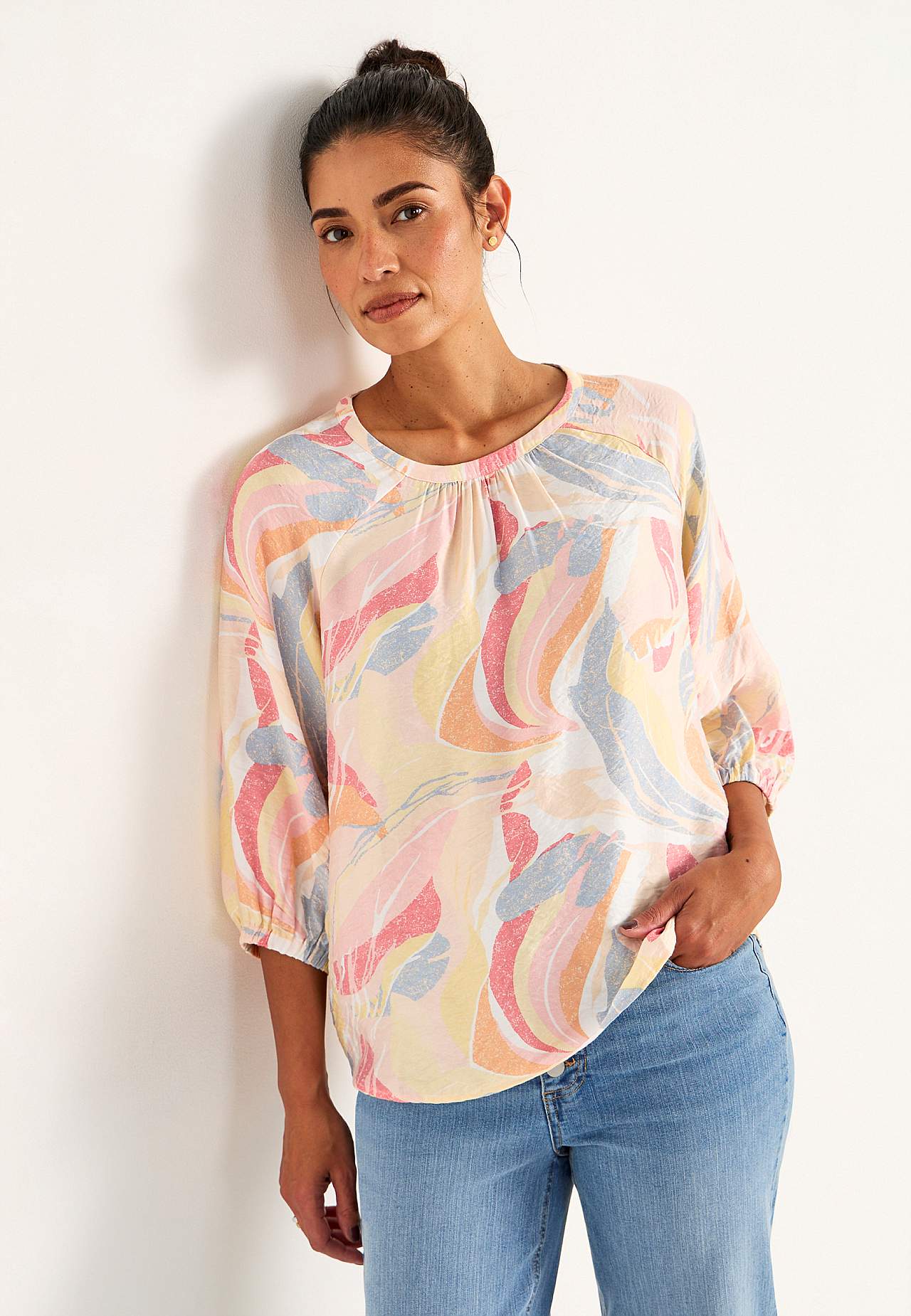 Woven blouse with structure