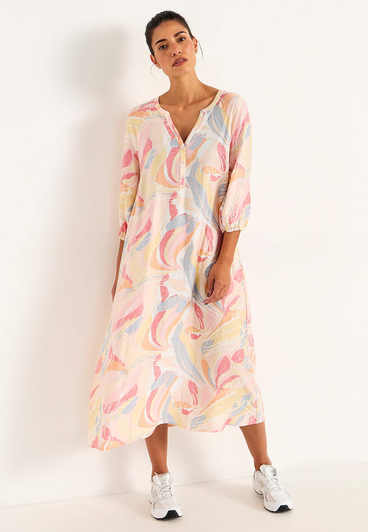 Woven dress with structure