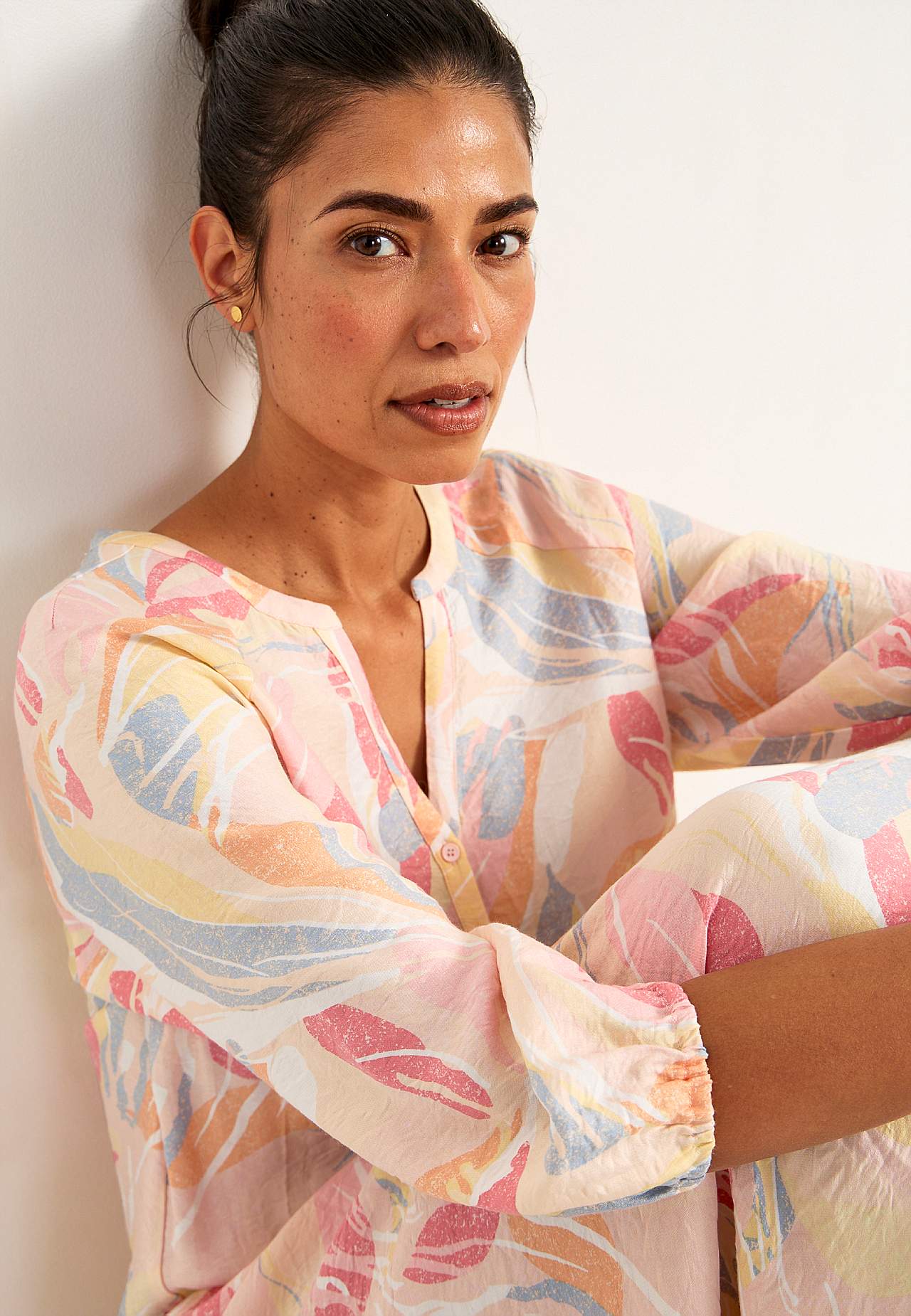 Woven dress with structure