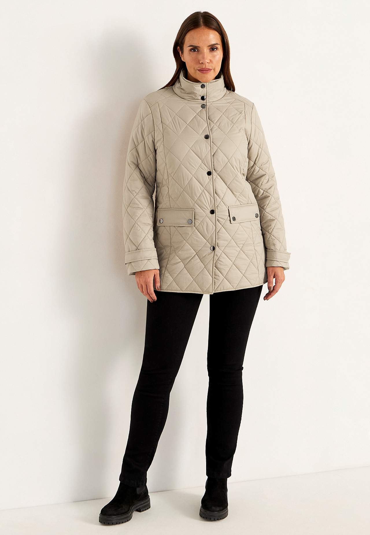 Quilted jacket with snap buttons