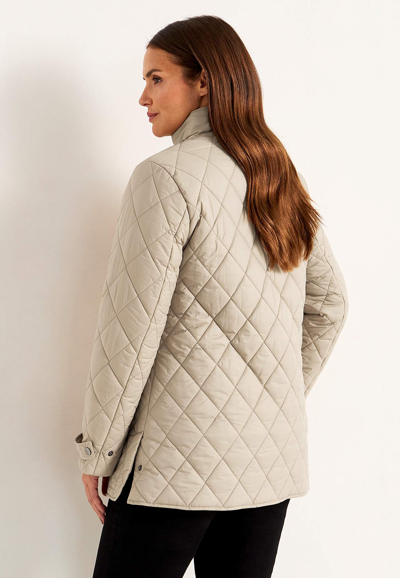 Quilted jacket with snap buttons