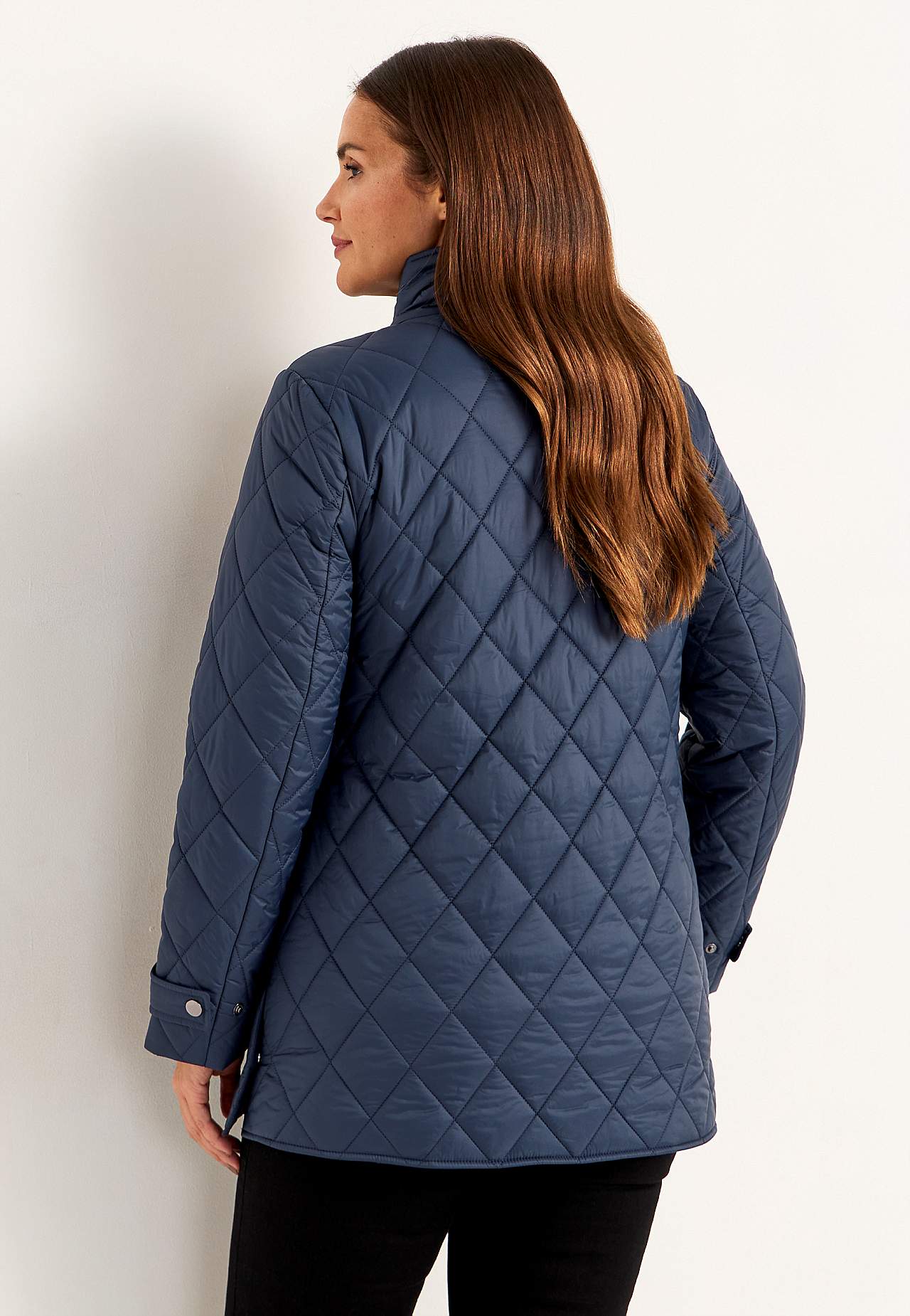Quilted jacket with snap buttons