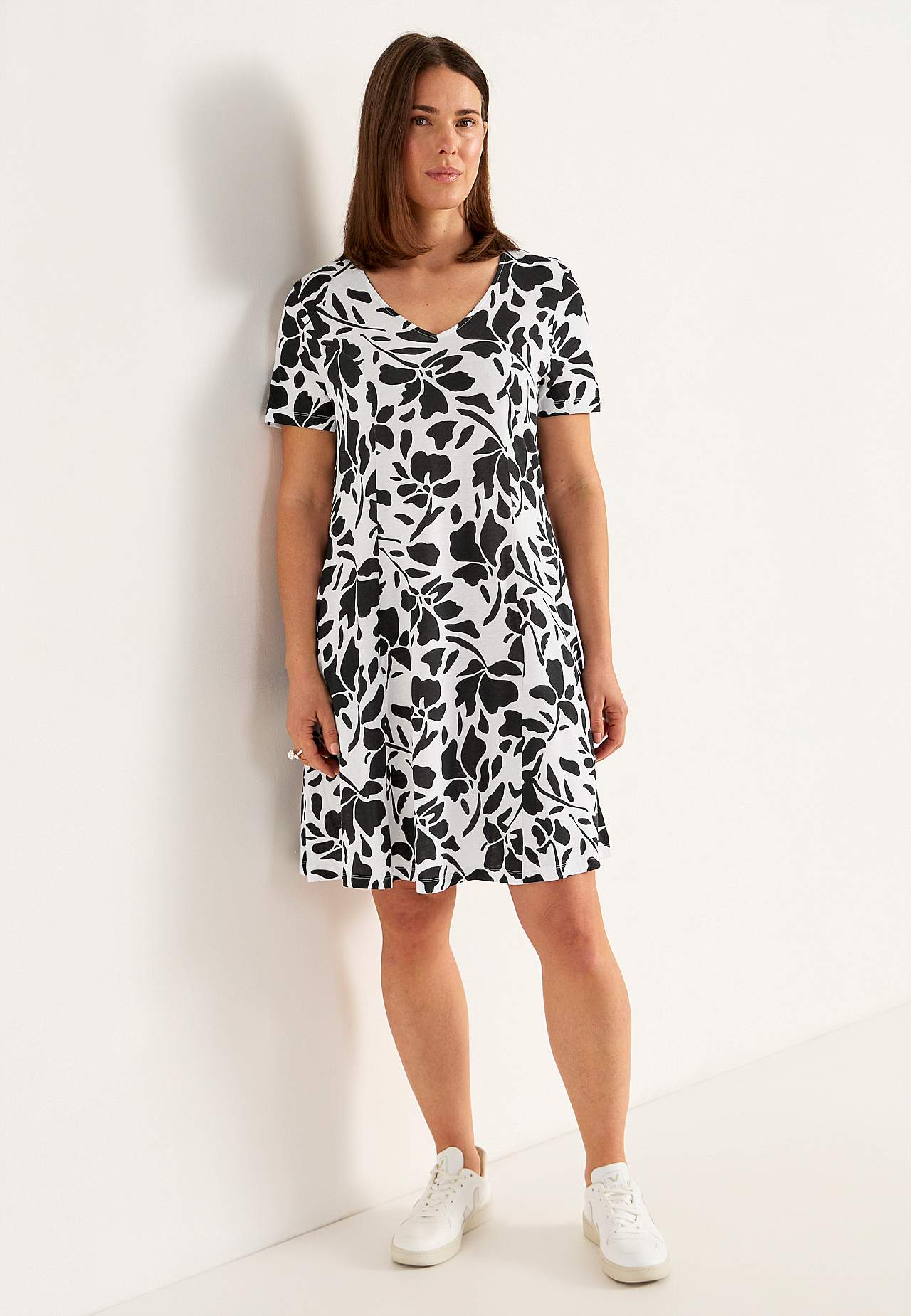 Jersey dress with pockets