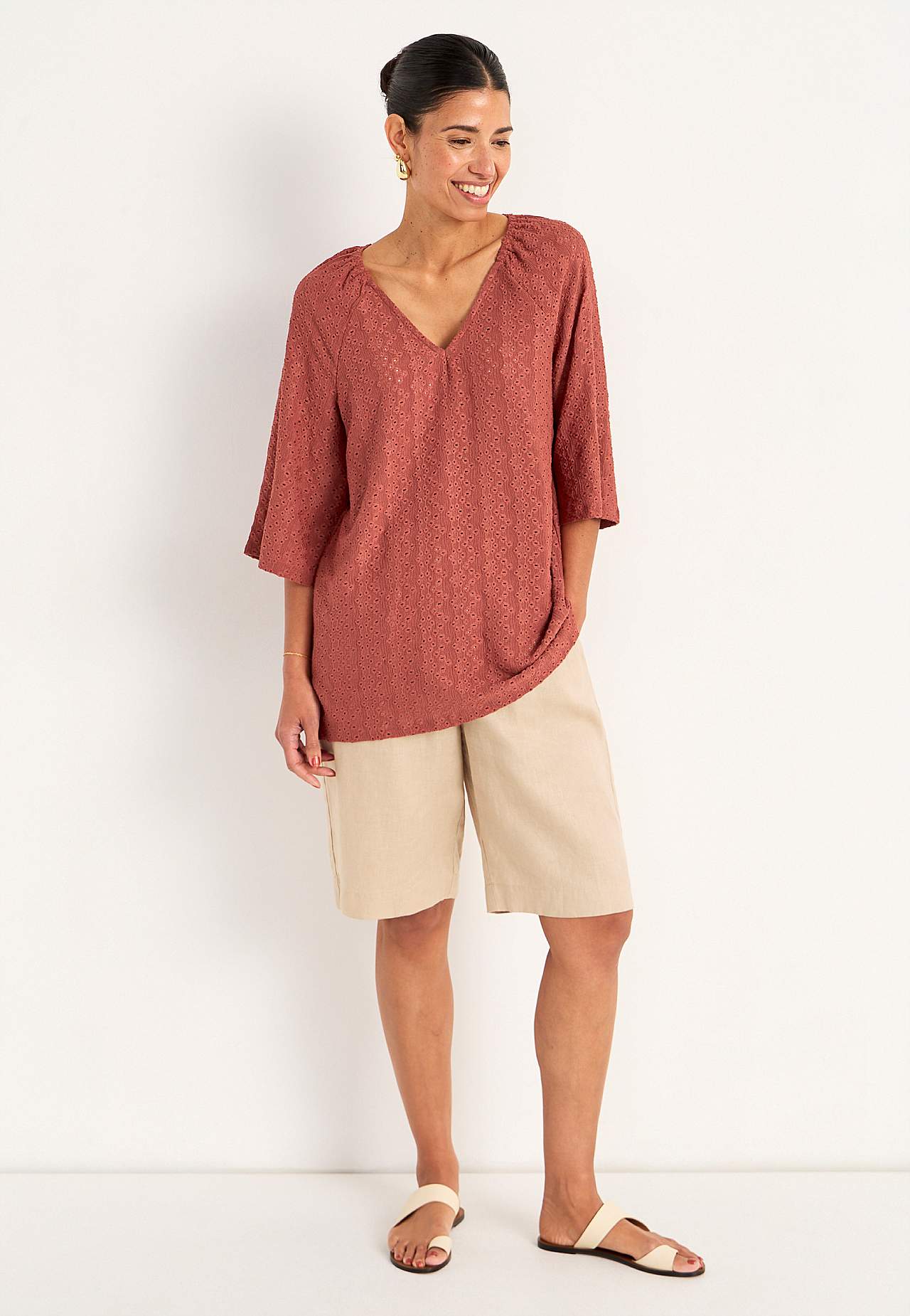 Jersey tuniq with hole embroidery