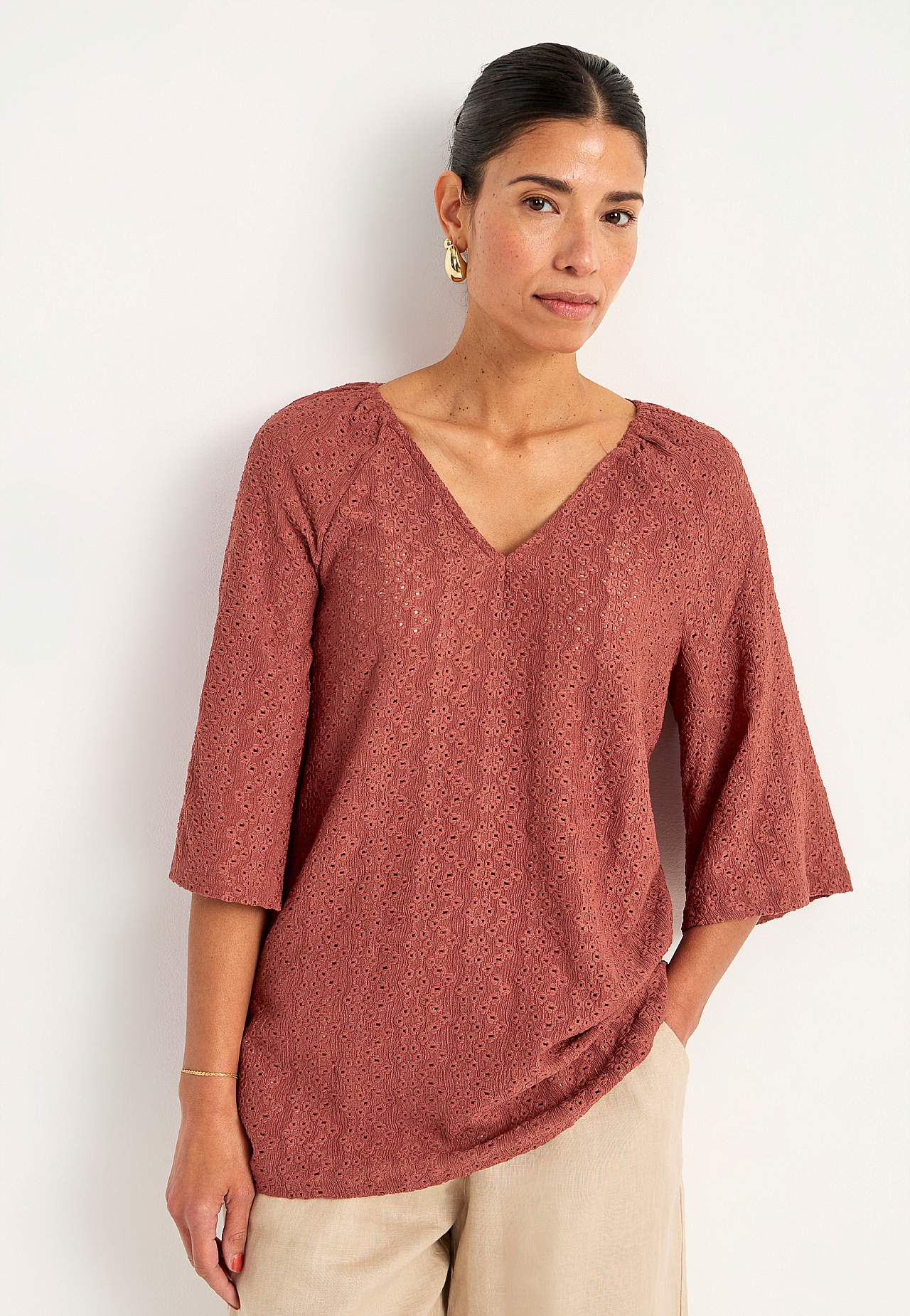 Jersey tuniq with hole embroidery
