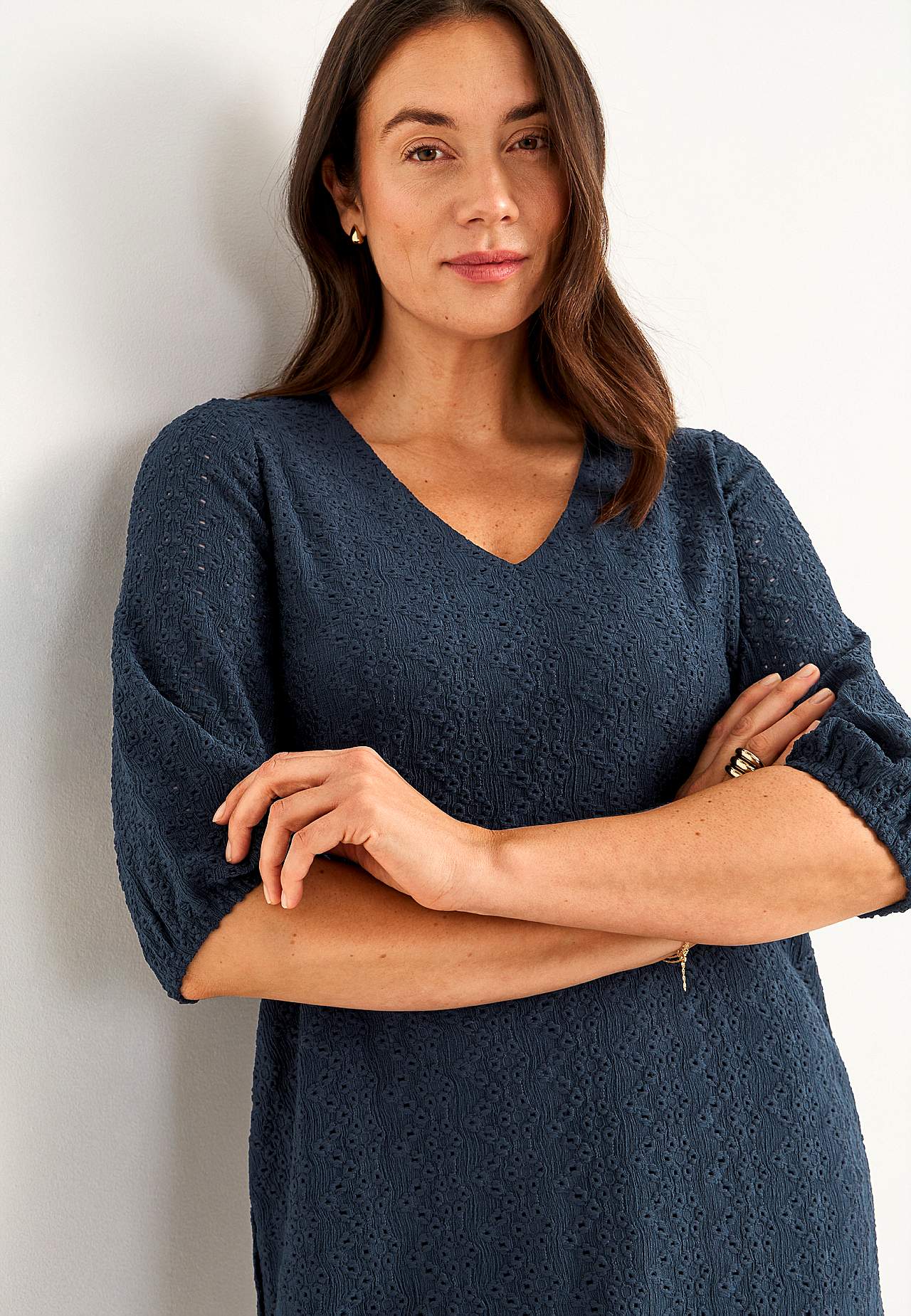 Jersey dress with hole embroidery