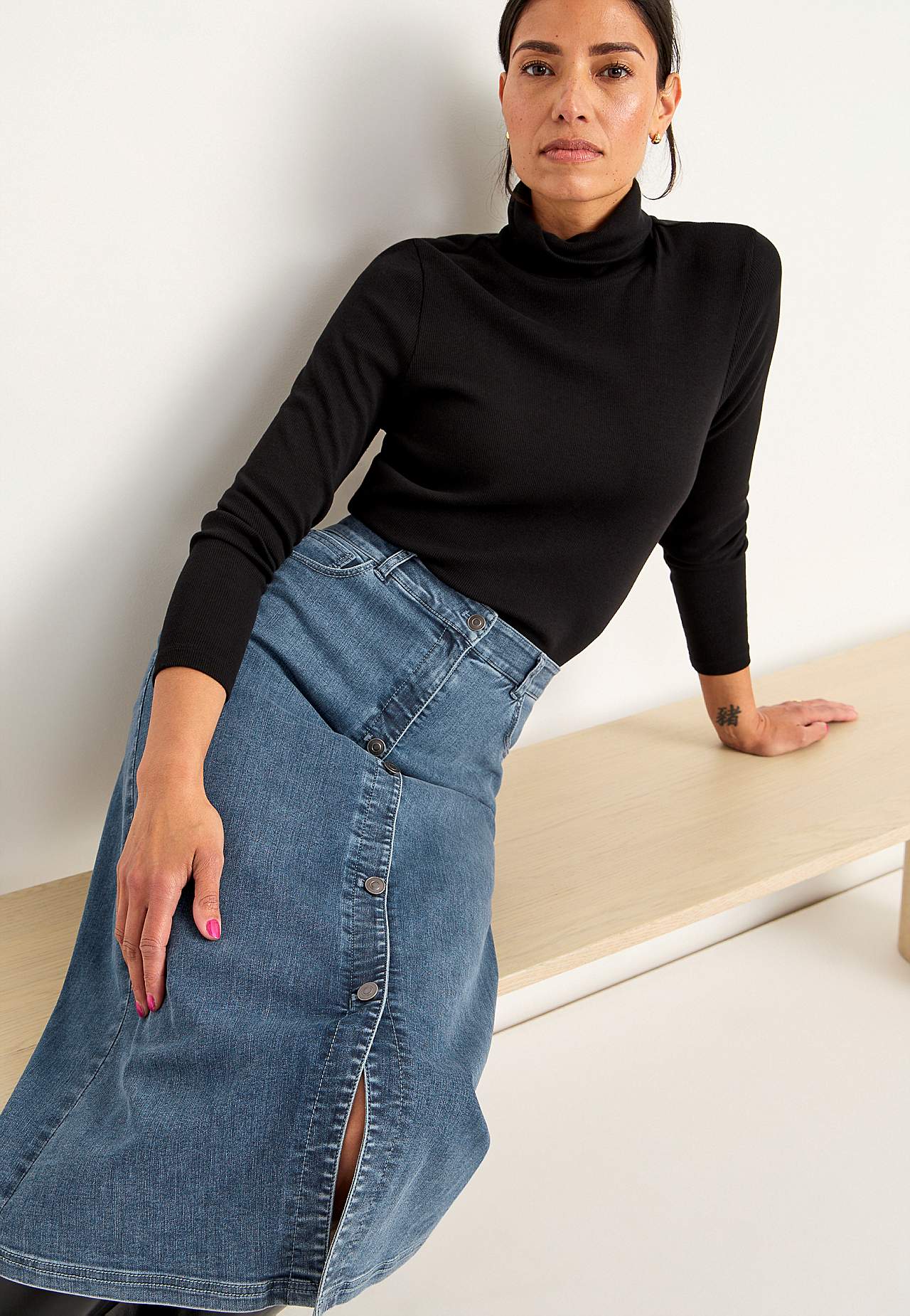 Denim skirt with superstretch