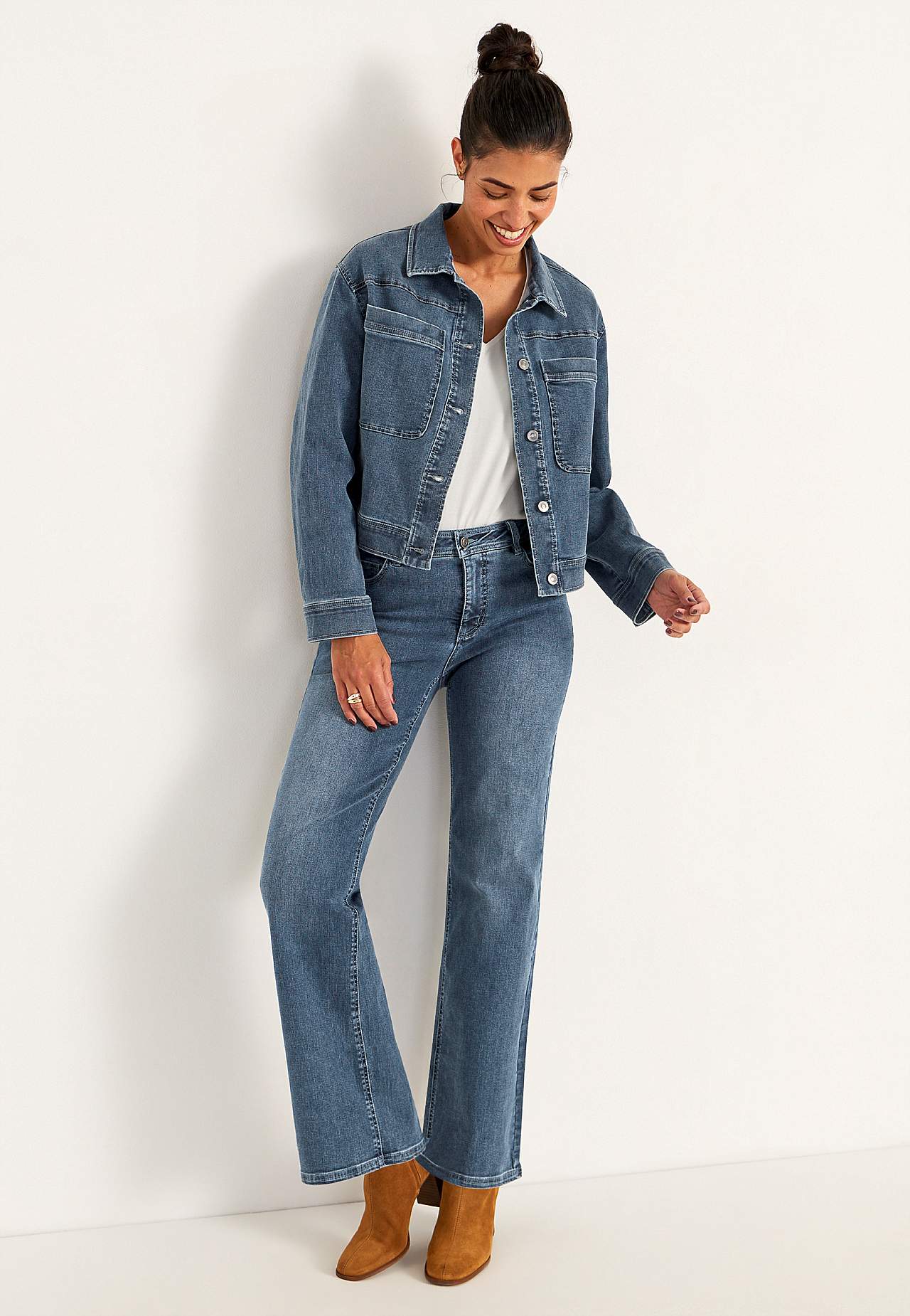 Wide jeans in denim with superstretch