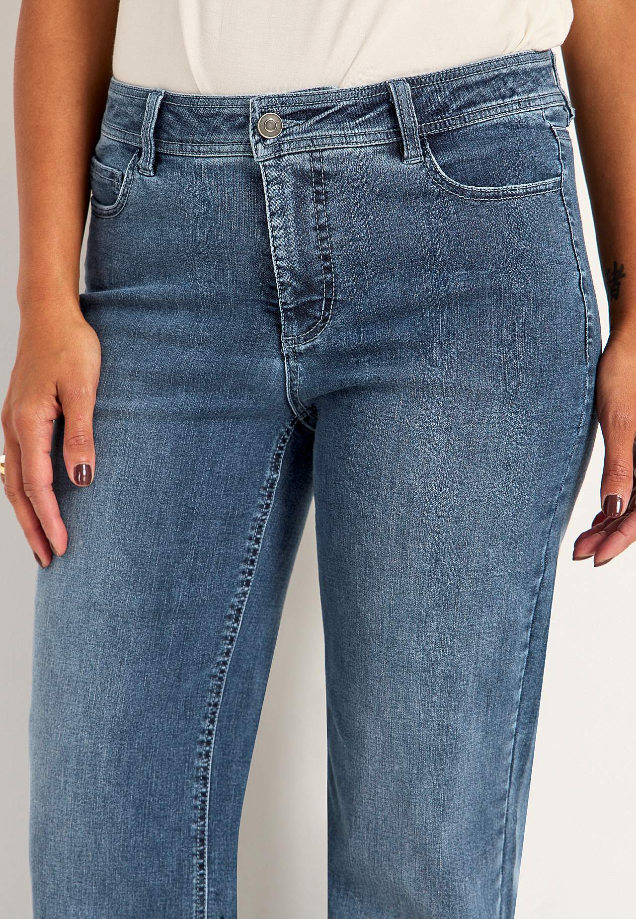 Wide jeans in denim with superstretch