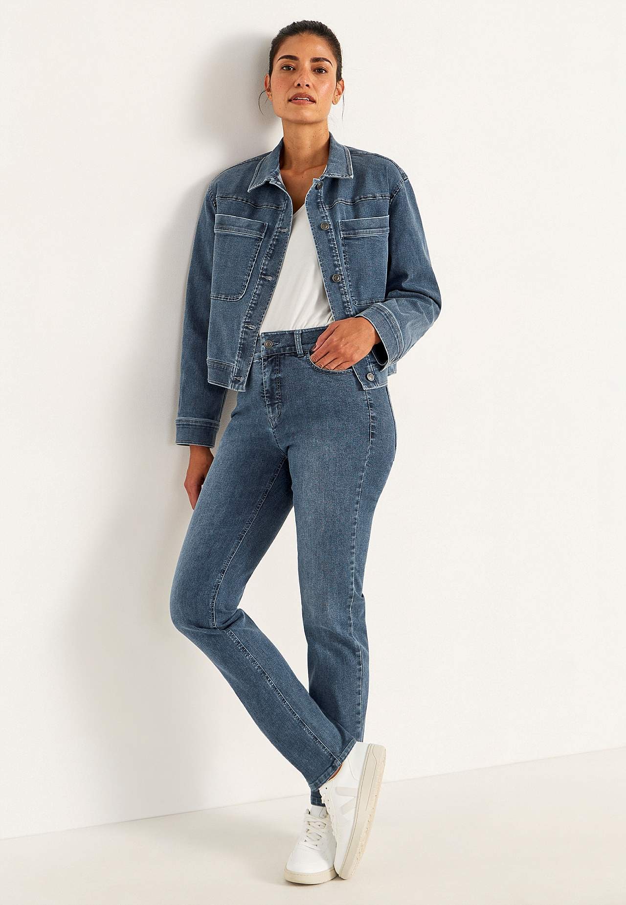 Straight jeans in denim with superstretch Sara
