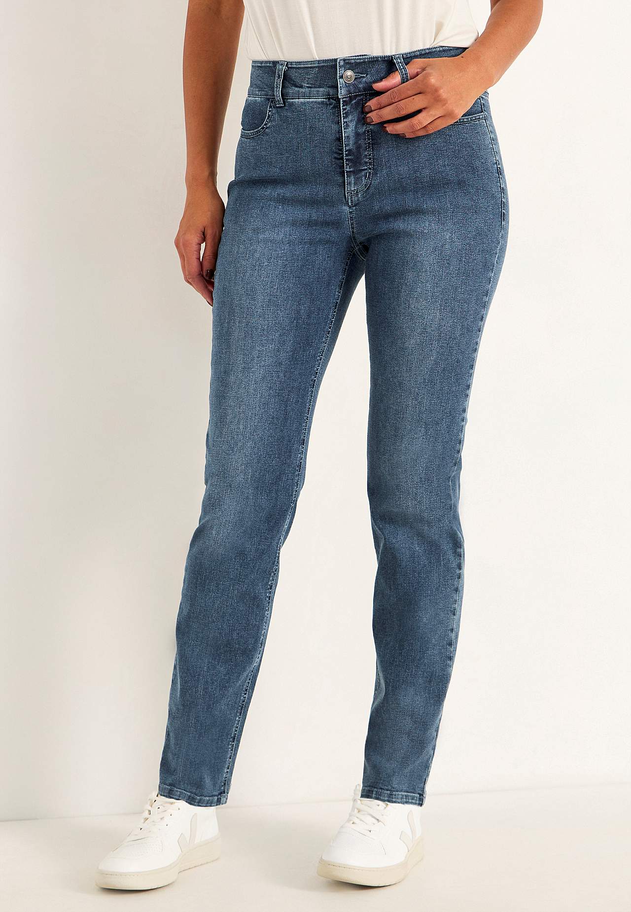 Straight jeans in denim with superstretch Sara