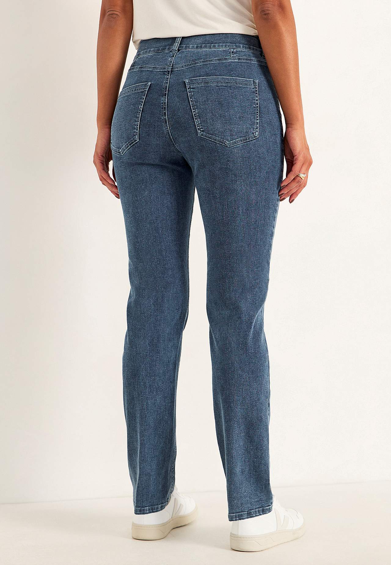 Straight jeans in denim with superstretch Sara