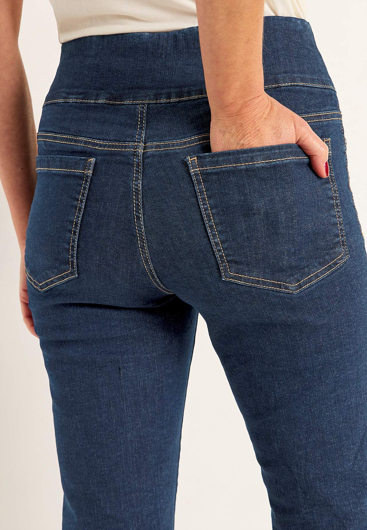 Super comfortable ankle jeans in denim