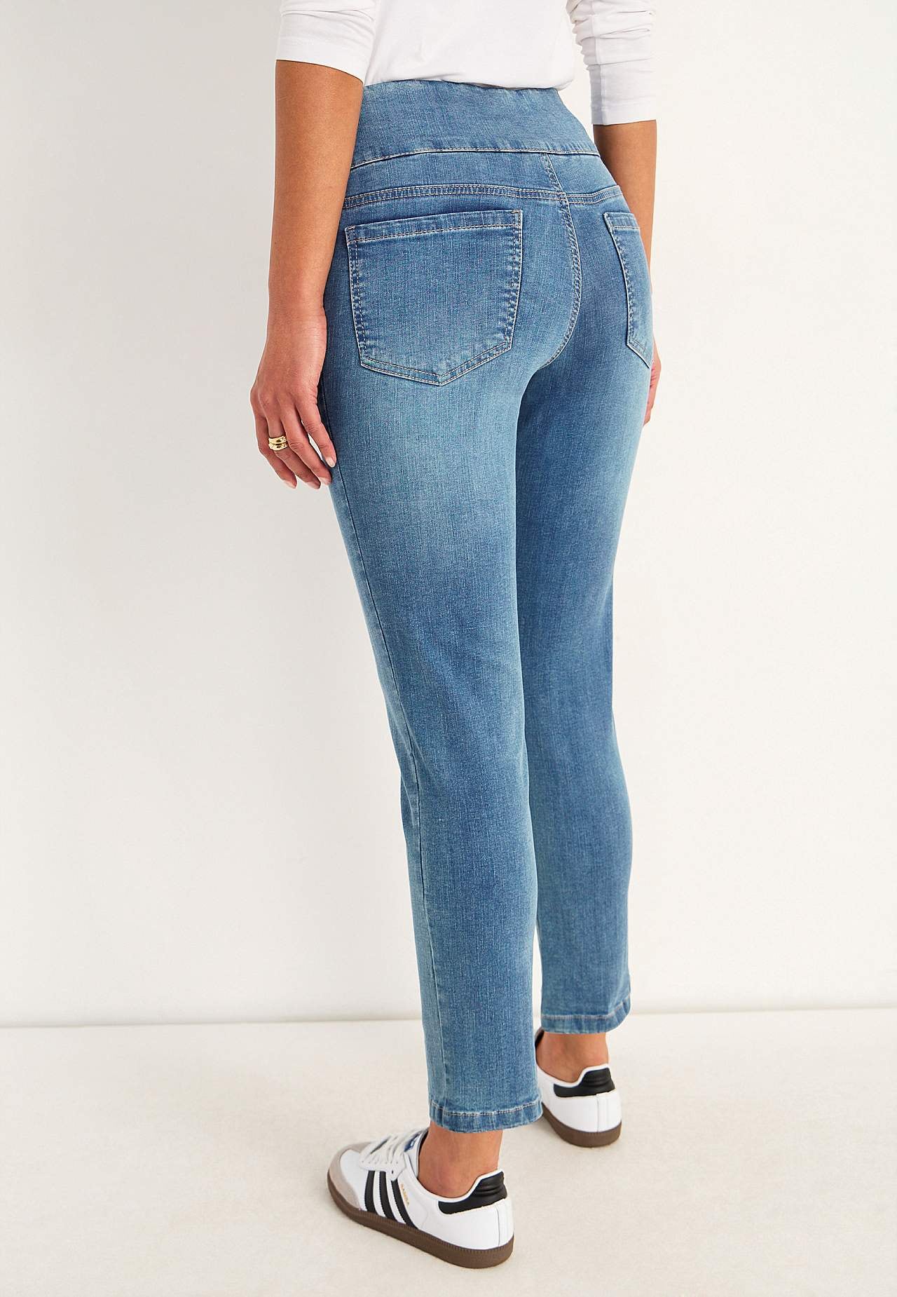Super comfortable ankle jeans in denim