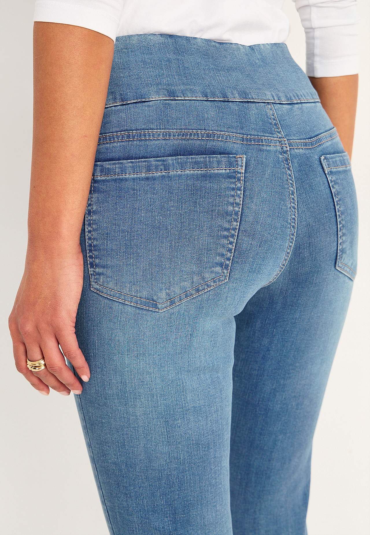 Super comfortable ankle jeans in denim