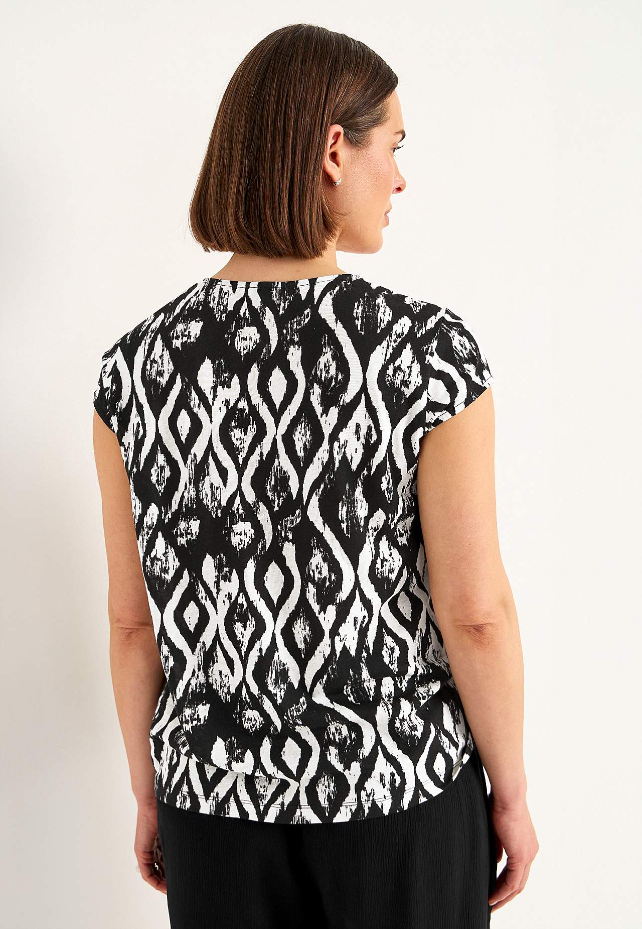 Jersey top with cap sleeves