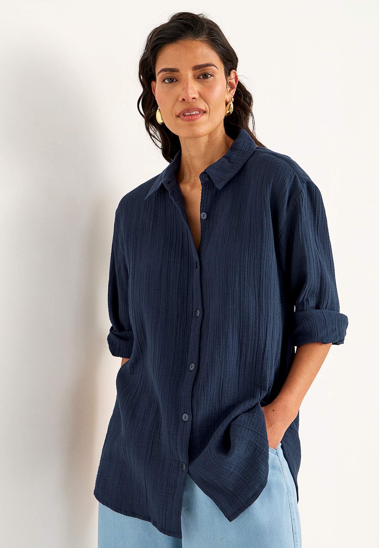 Long shirt in crinkled cotton