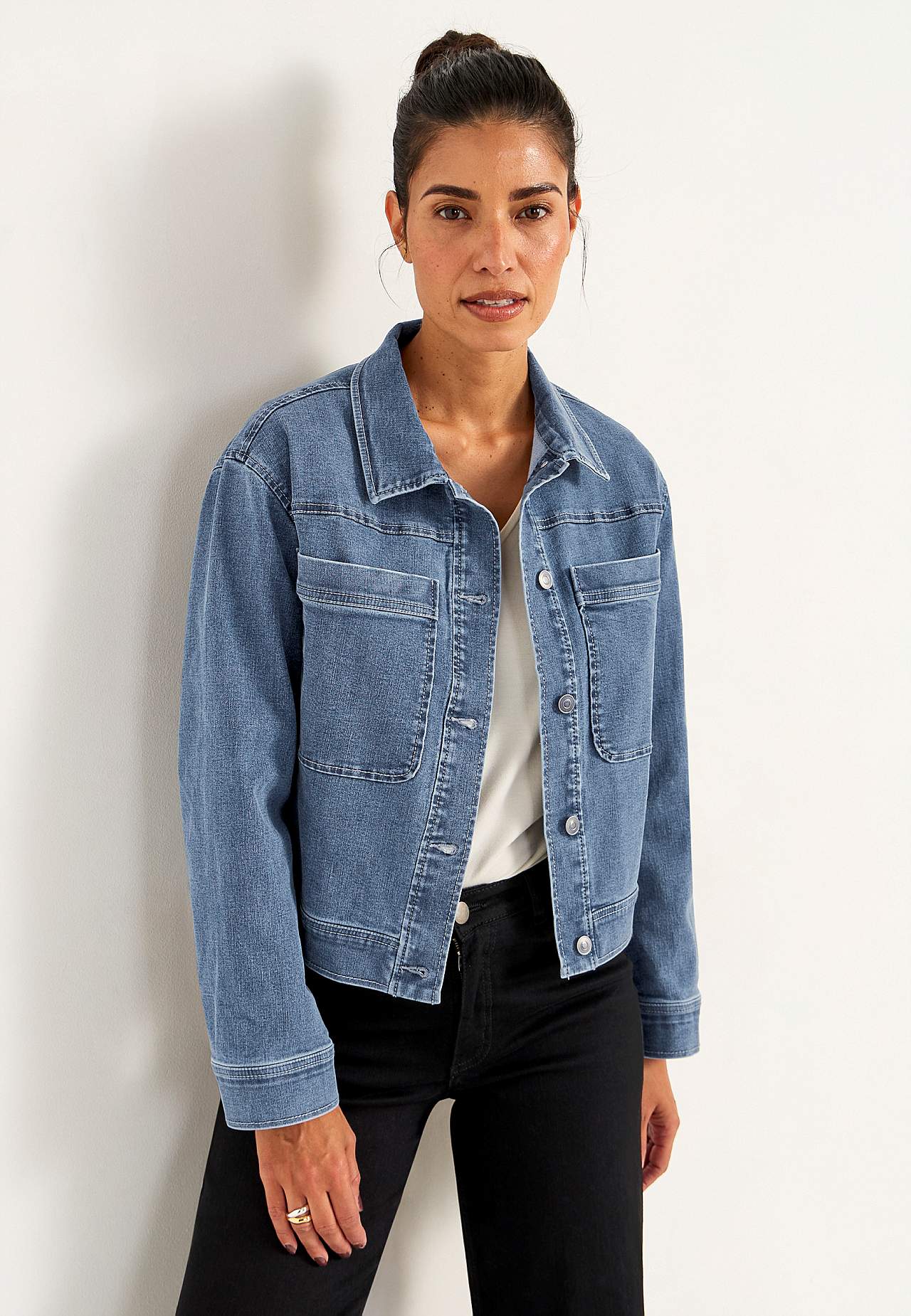 Denim jacket with stretch