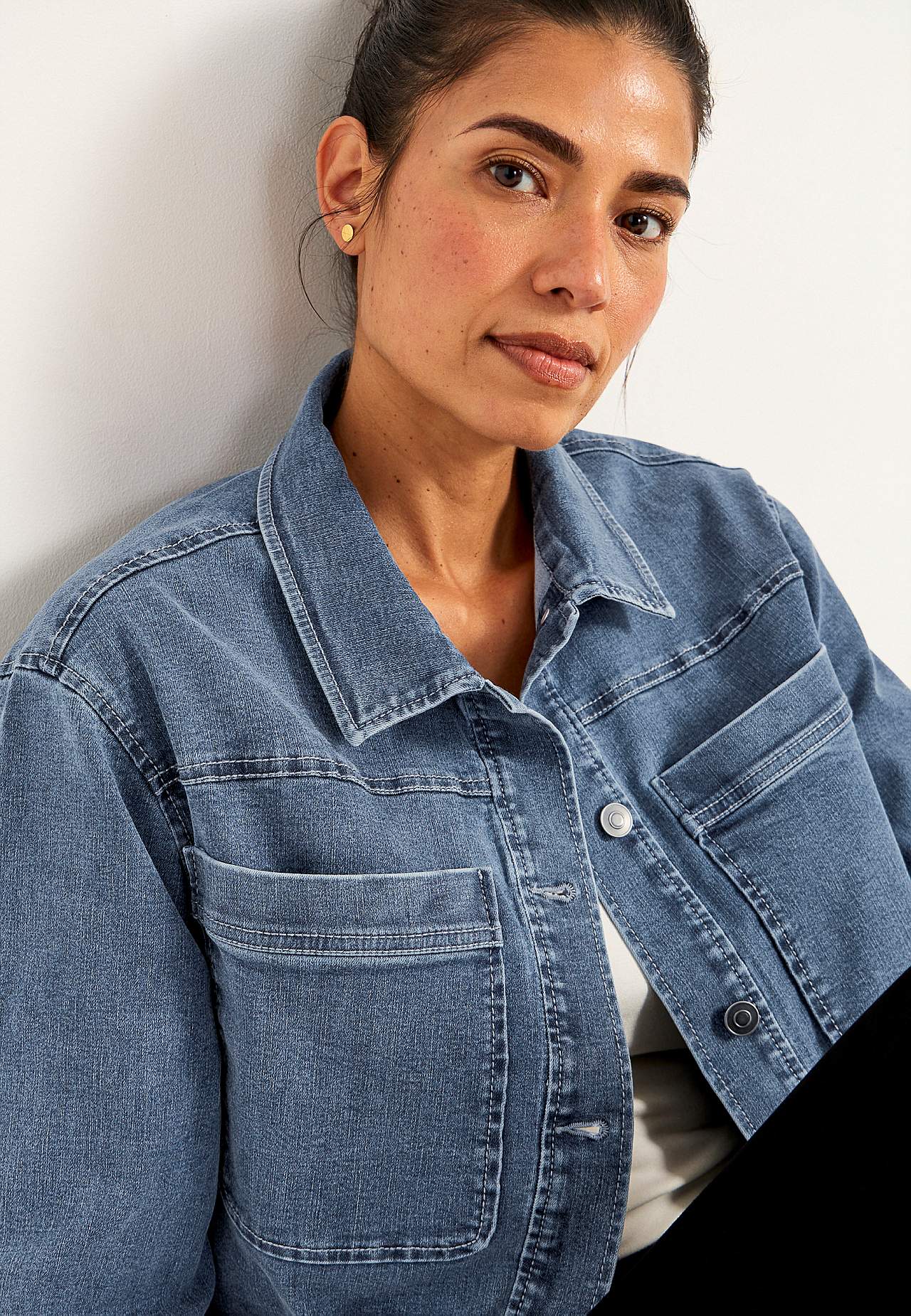 Denim jacket with stretch