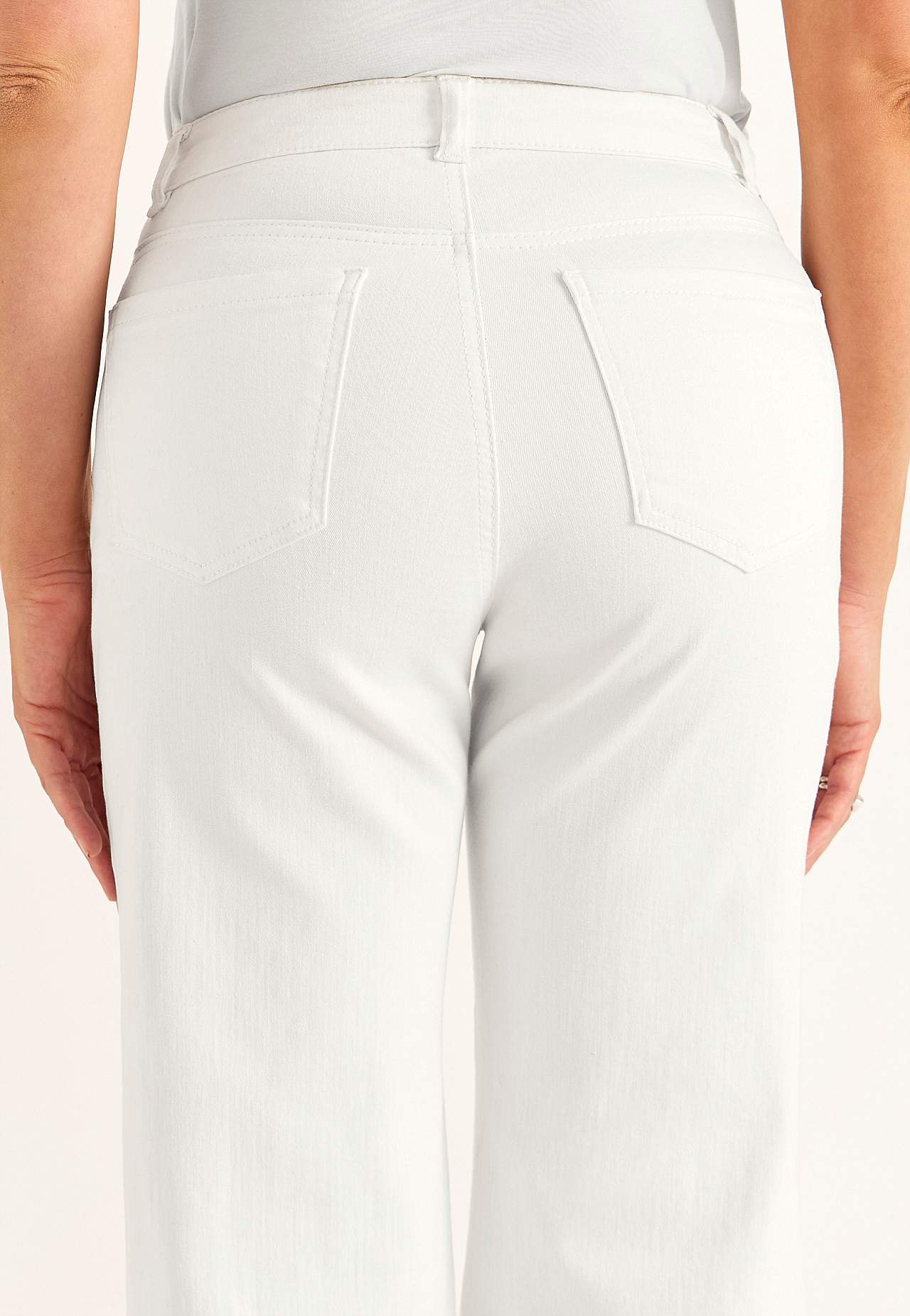 Stretchy ankle jeans