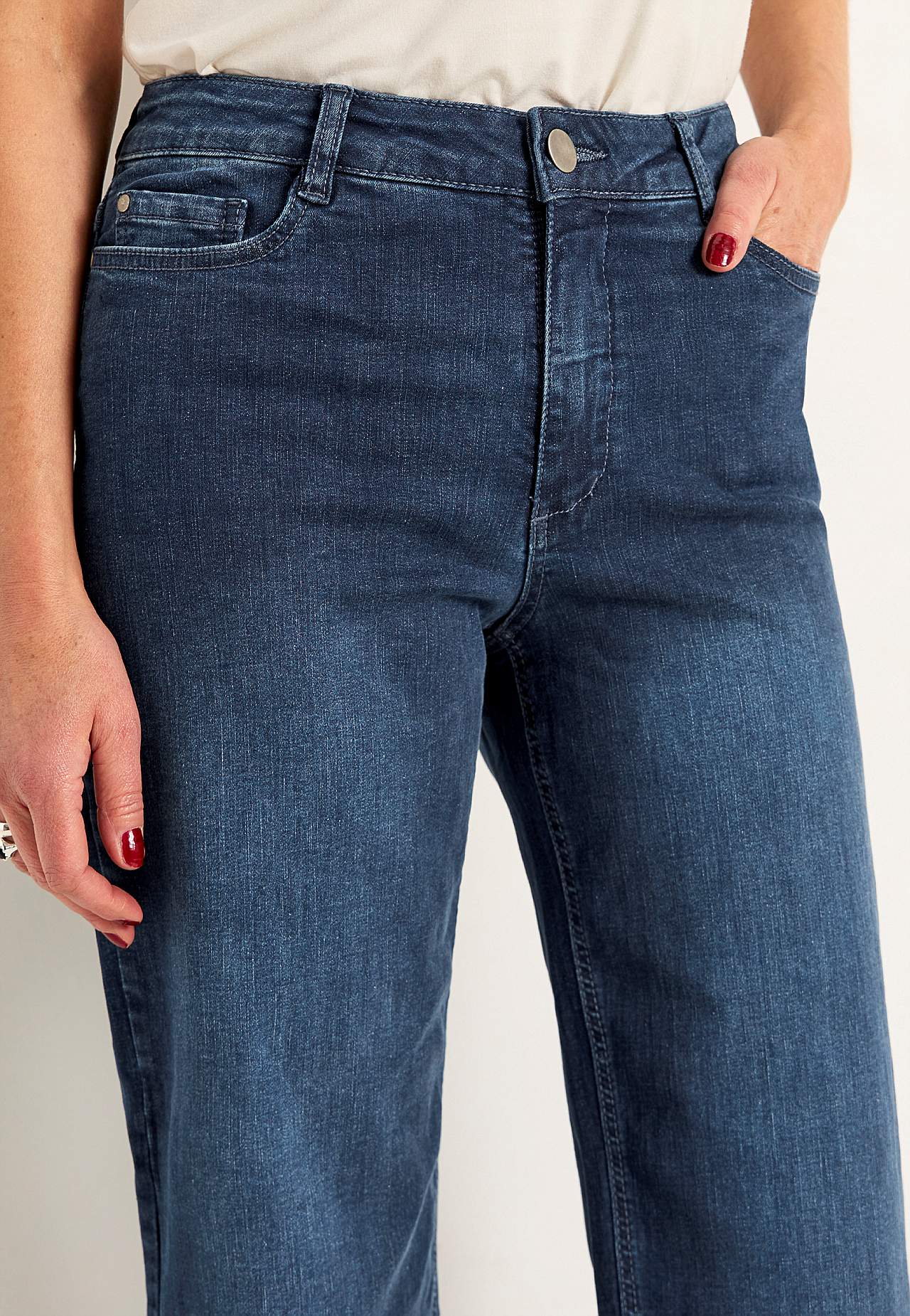 Stretchy ankle jeans