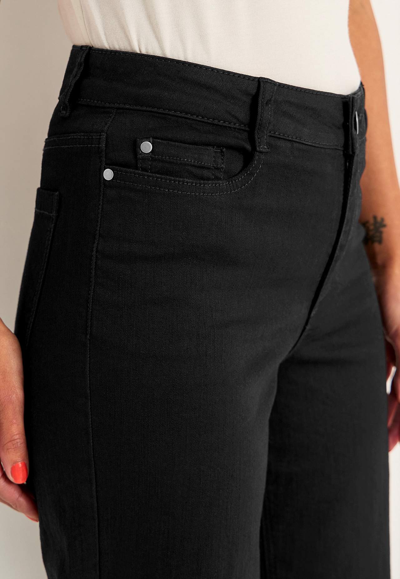 Stretchy ankle jeans