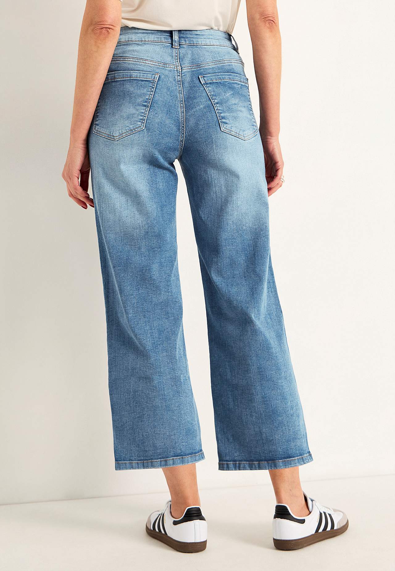 Stretchy ankle jeans