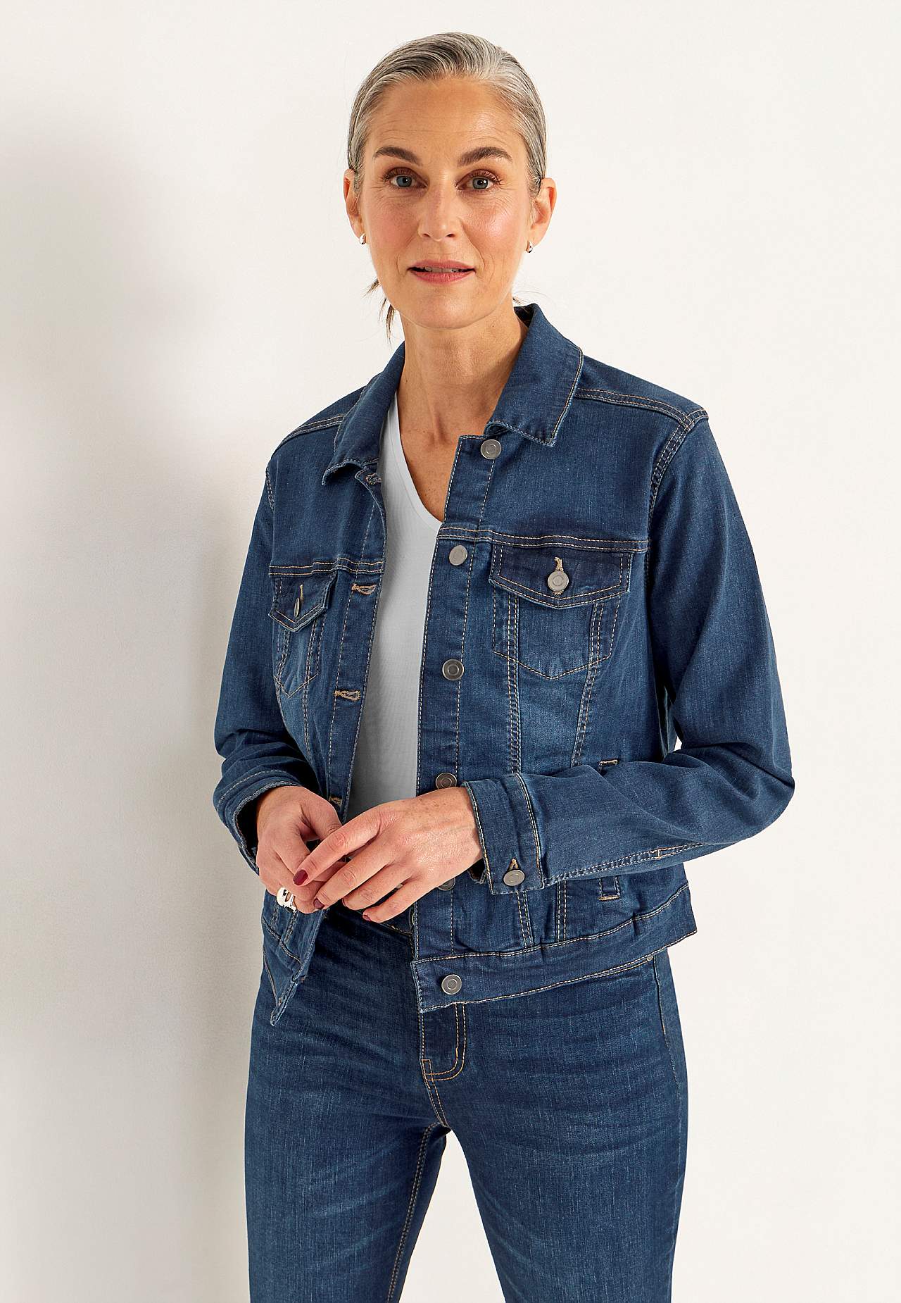 Stretchy denim jacket