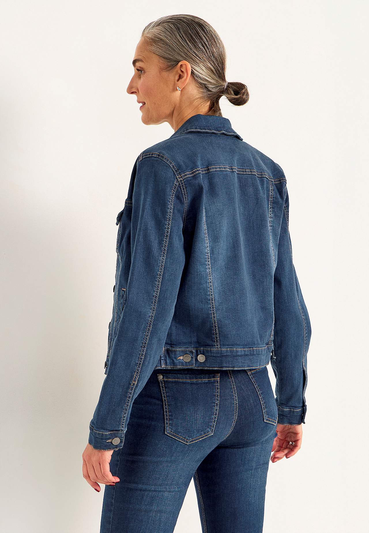 Stretchy denim jacket