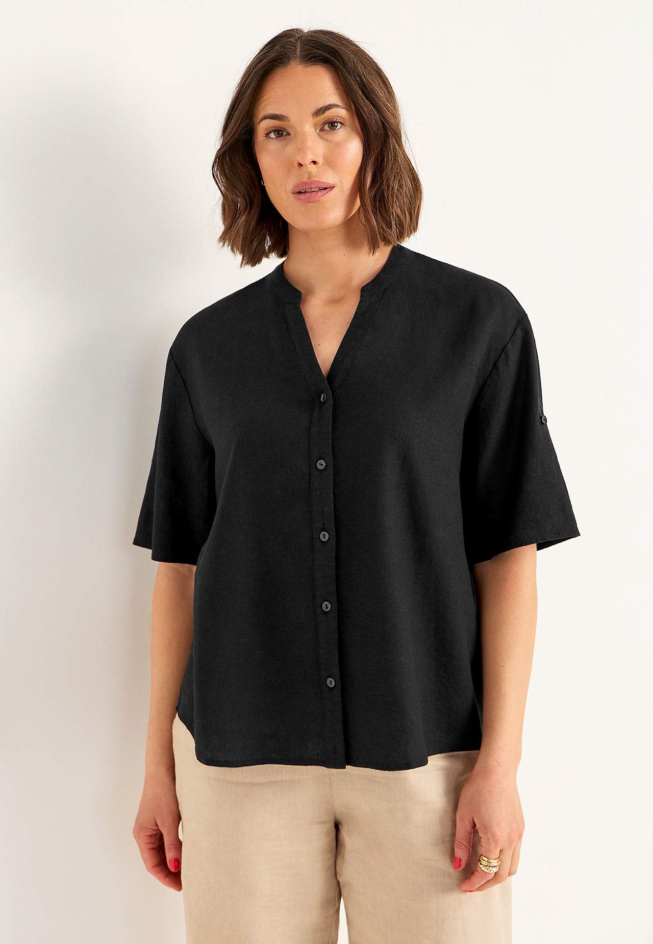Blouse in linen mix