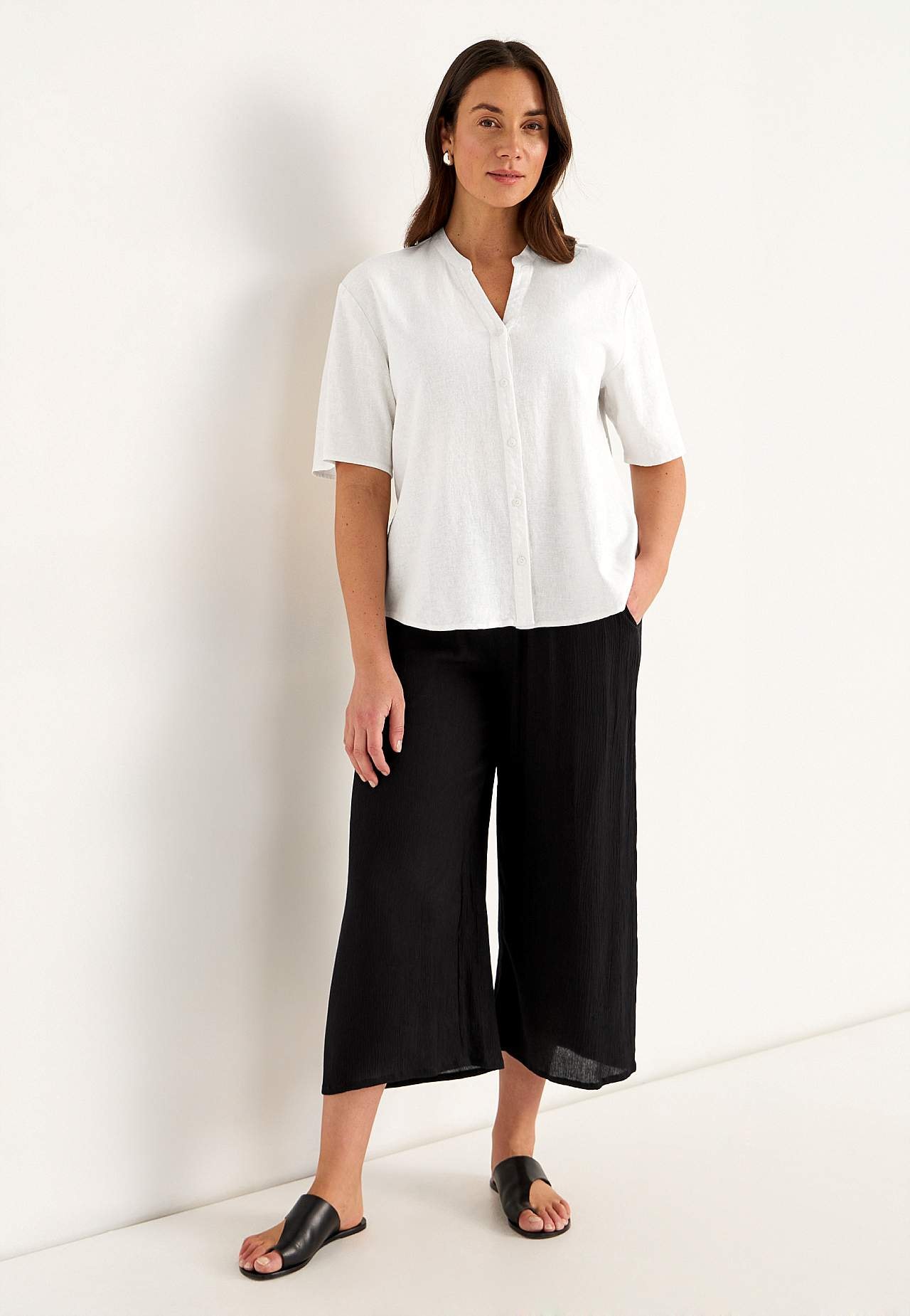 Blouse in linen mix