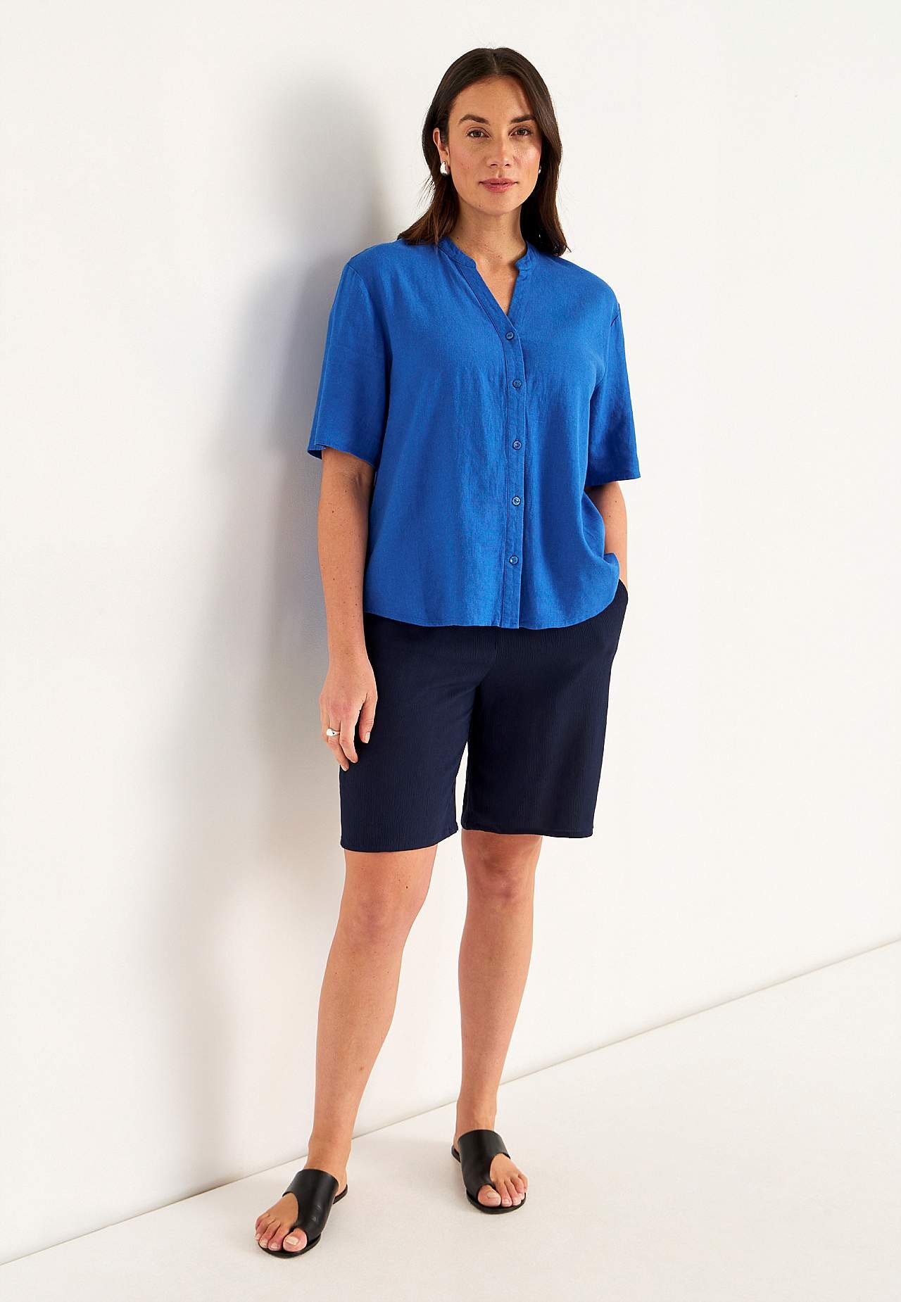 Blouse in linen mix