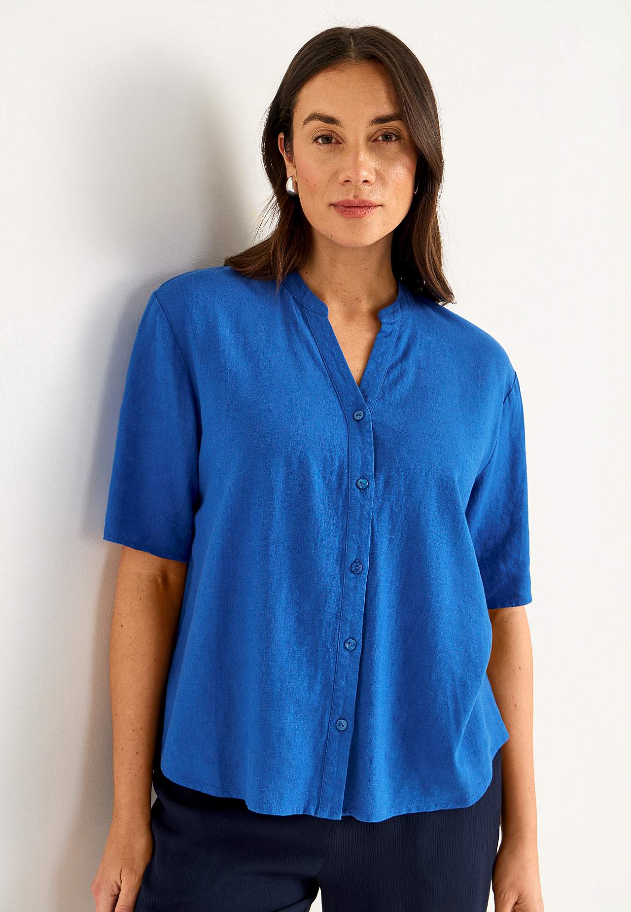 Blouse in linen mix
