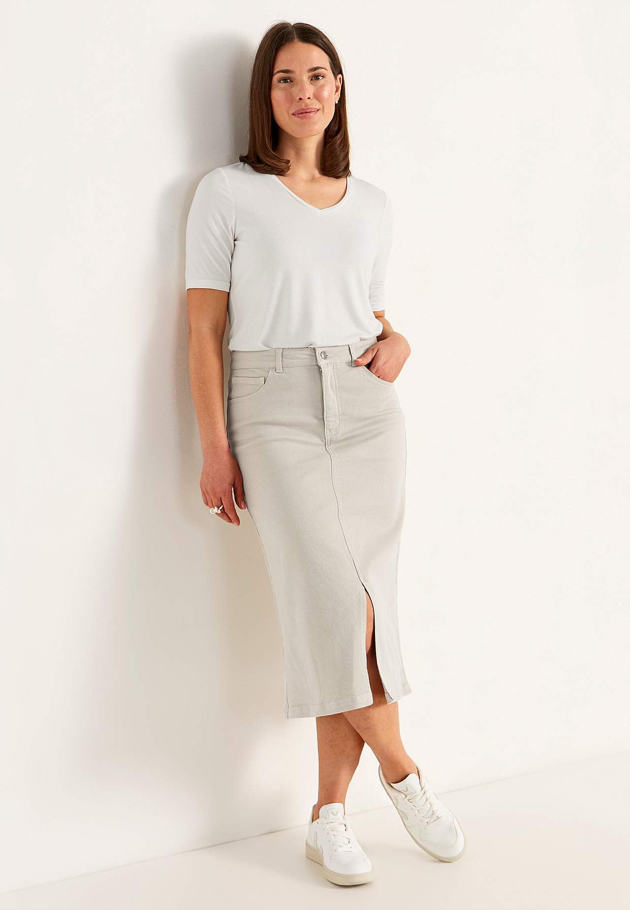Twill skirt with slit