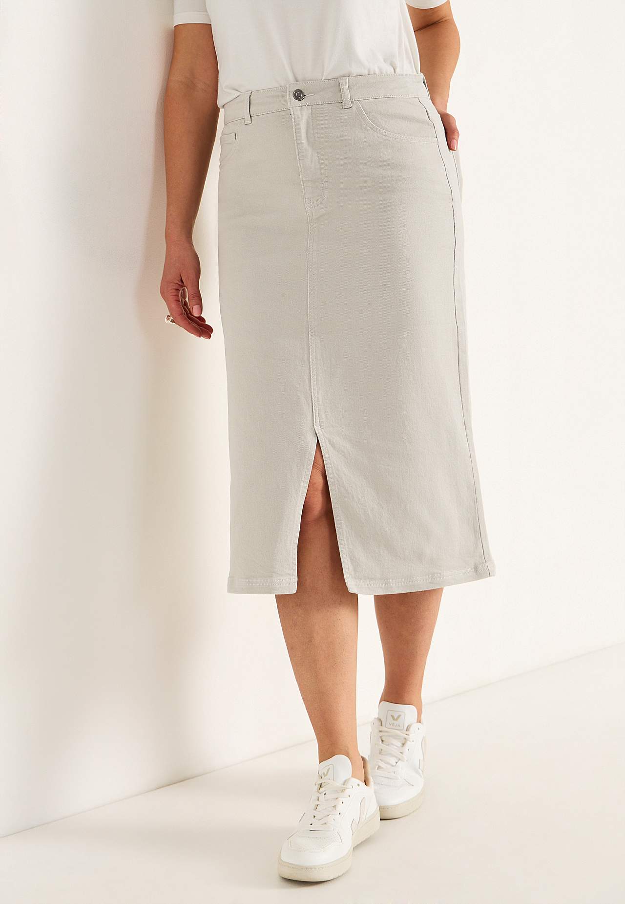 Twill skirt with slit