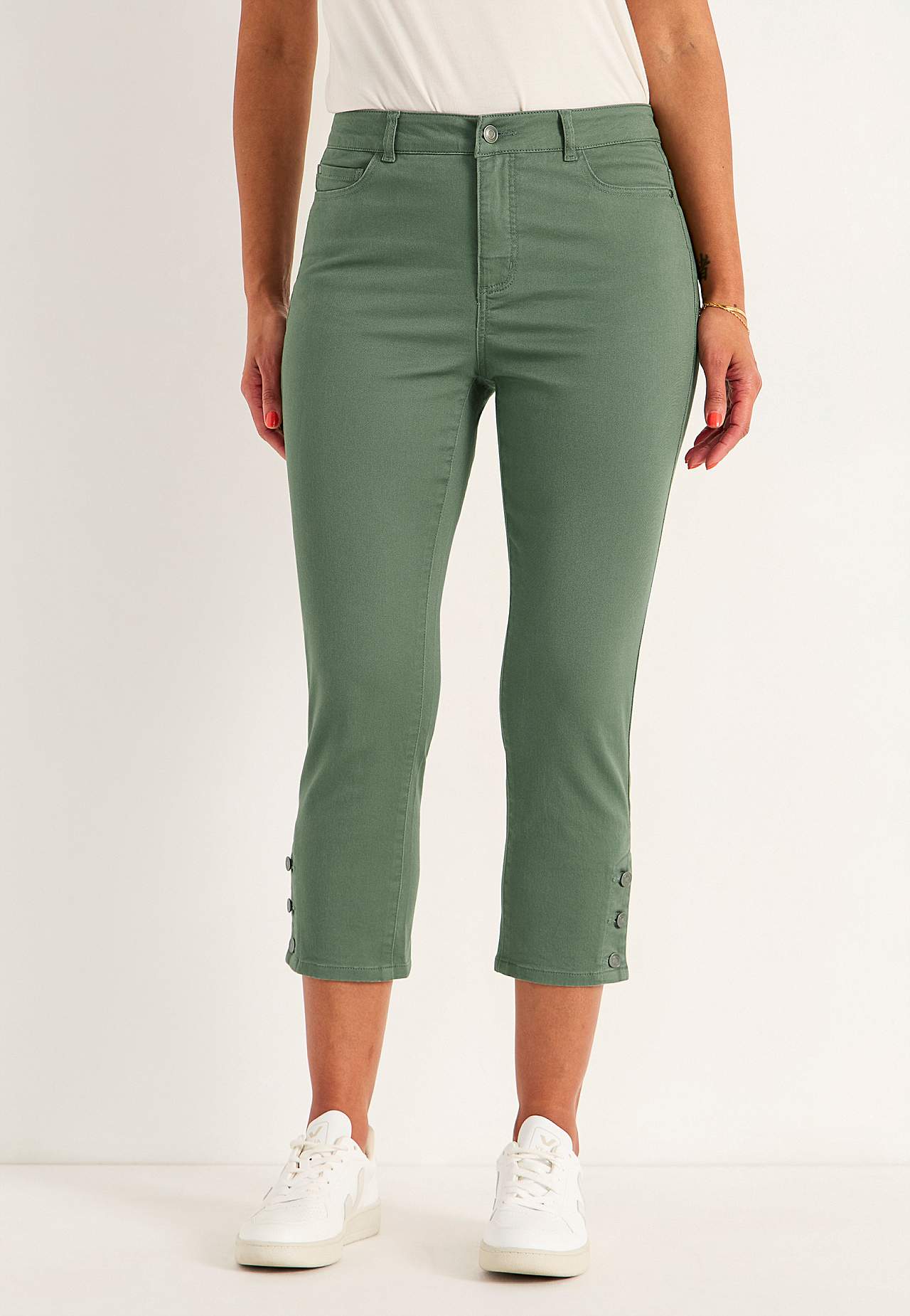 Crop jeans with five-pocket design