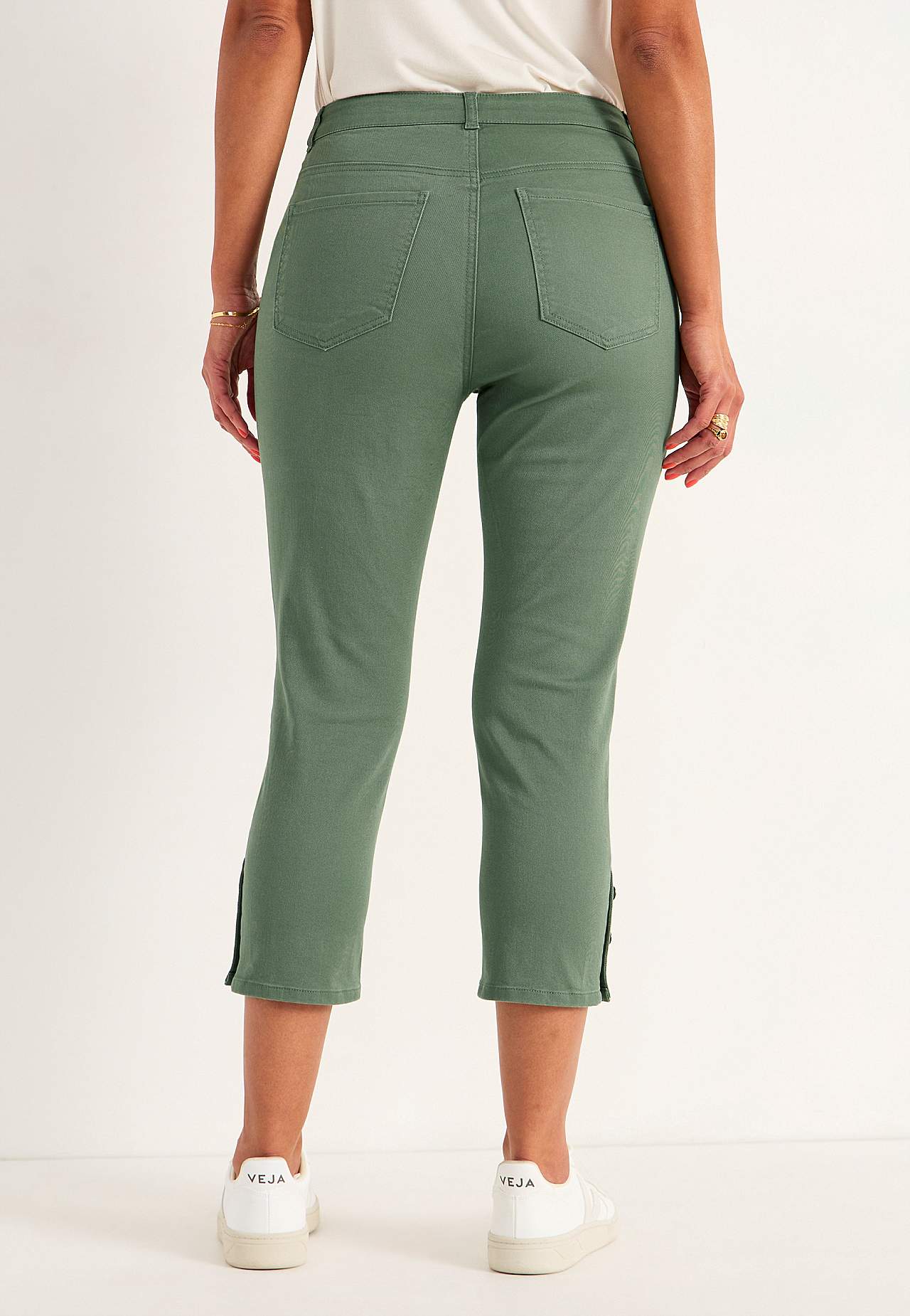 Crop jeans with five-pocket design