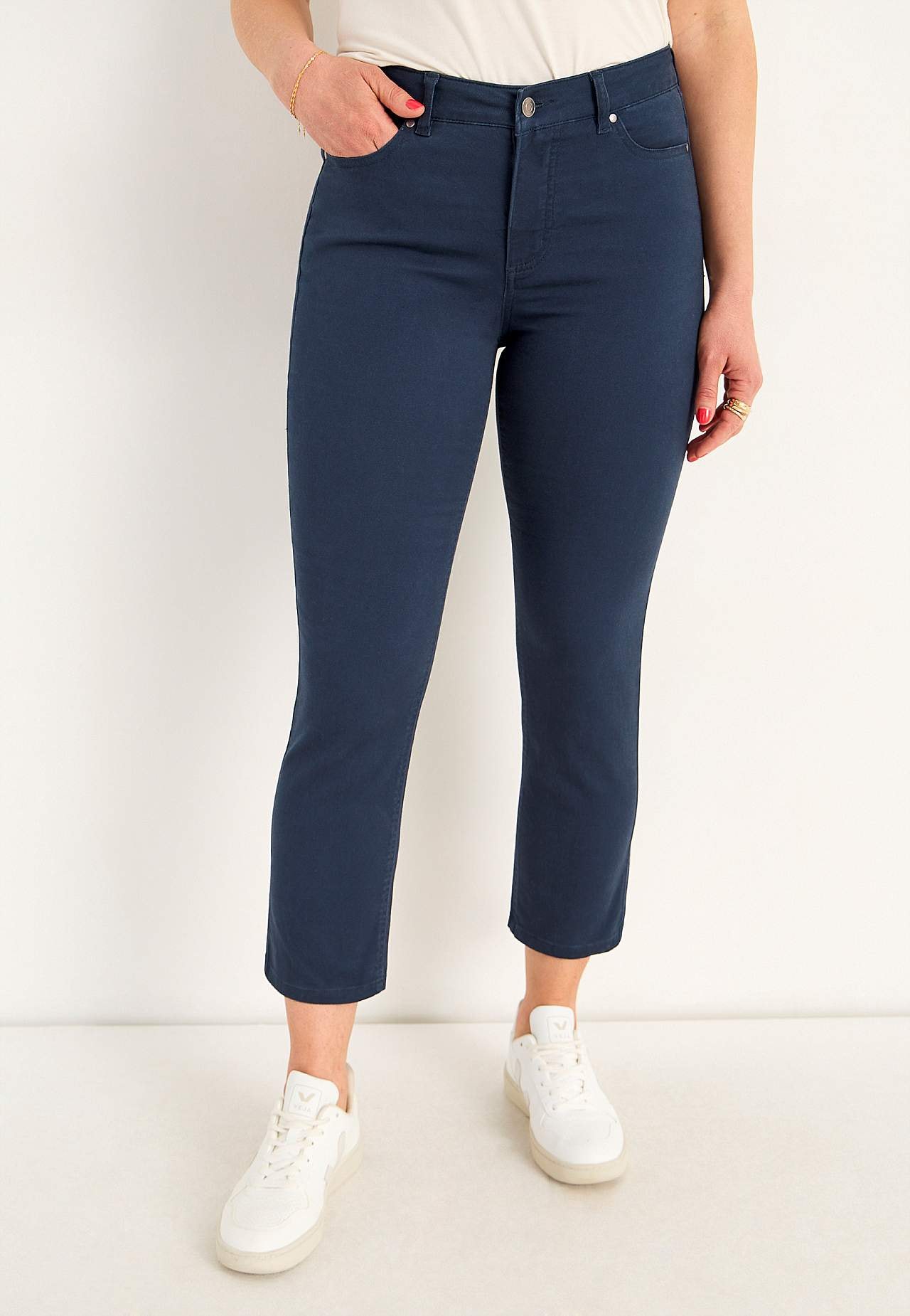 Slightly slimmer ankle jeans