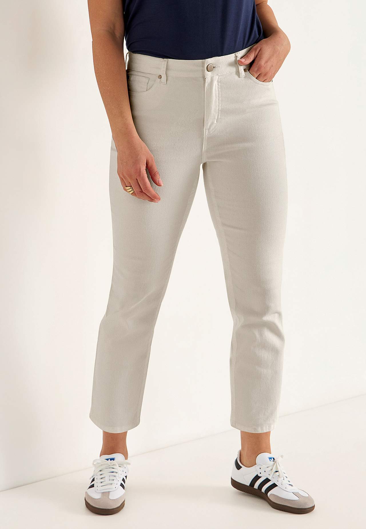 Slightly slimmer ankle jeans