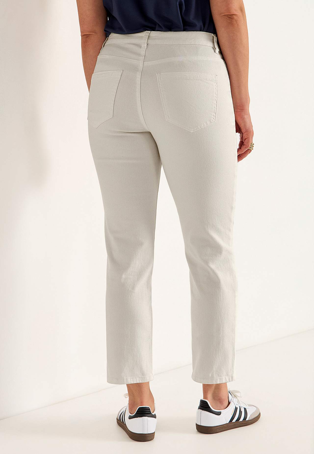 Slightly slimmer ankle jeans