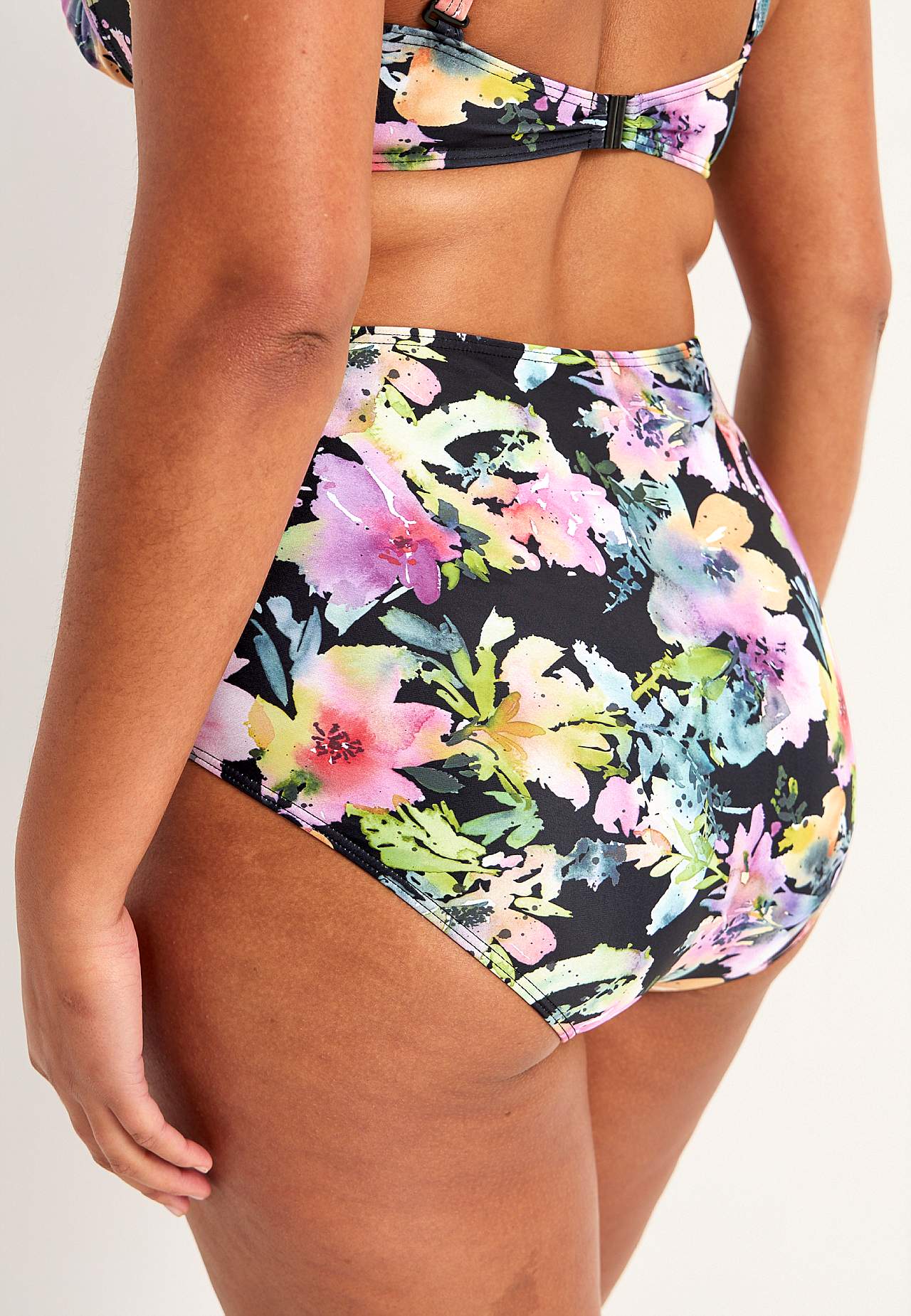 Ruched bikini bottom with high waist