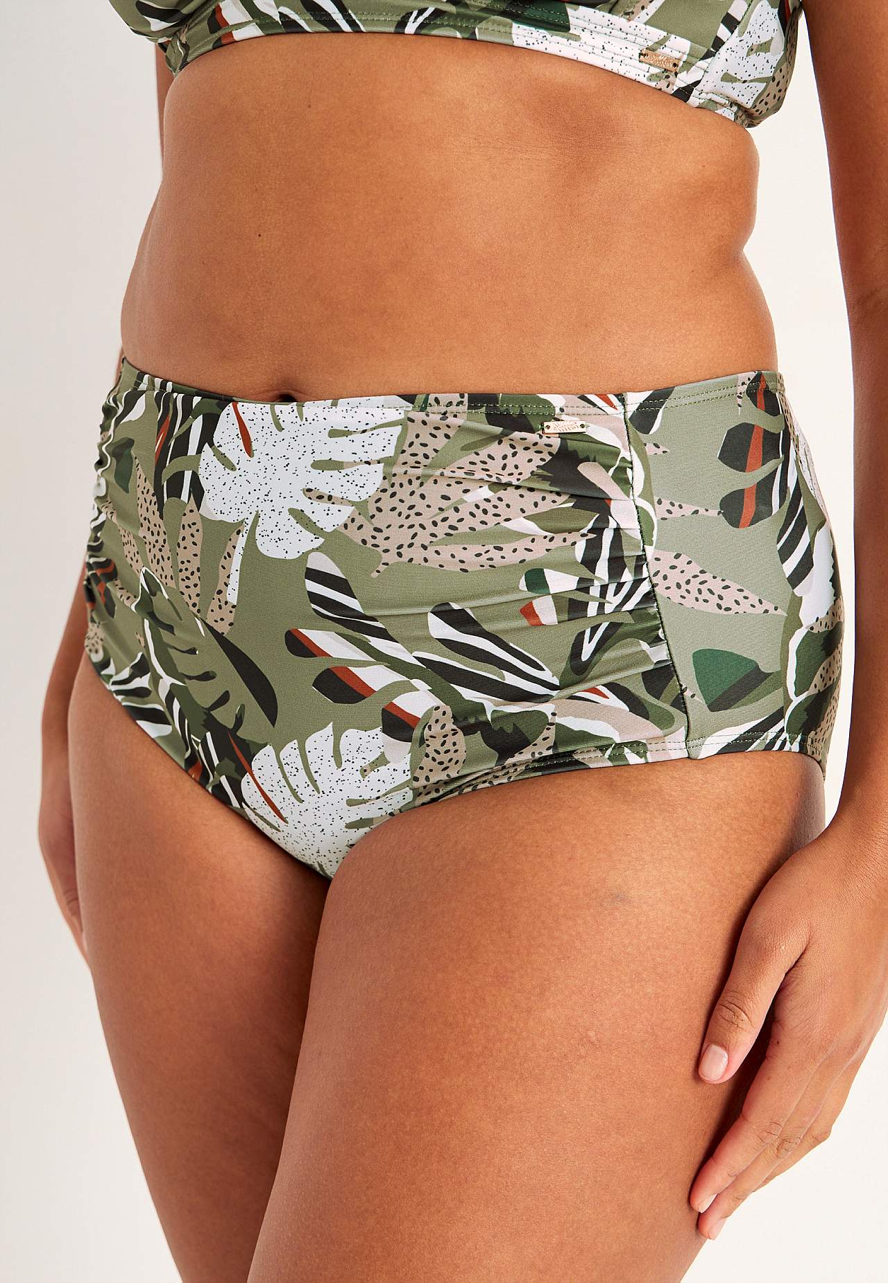 Bikini bottom with high waist