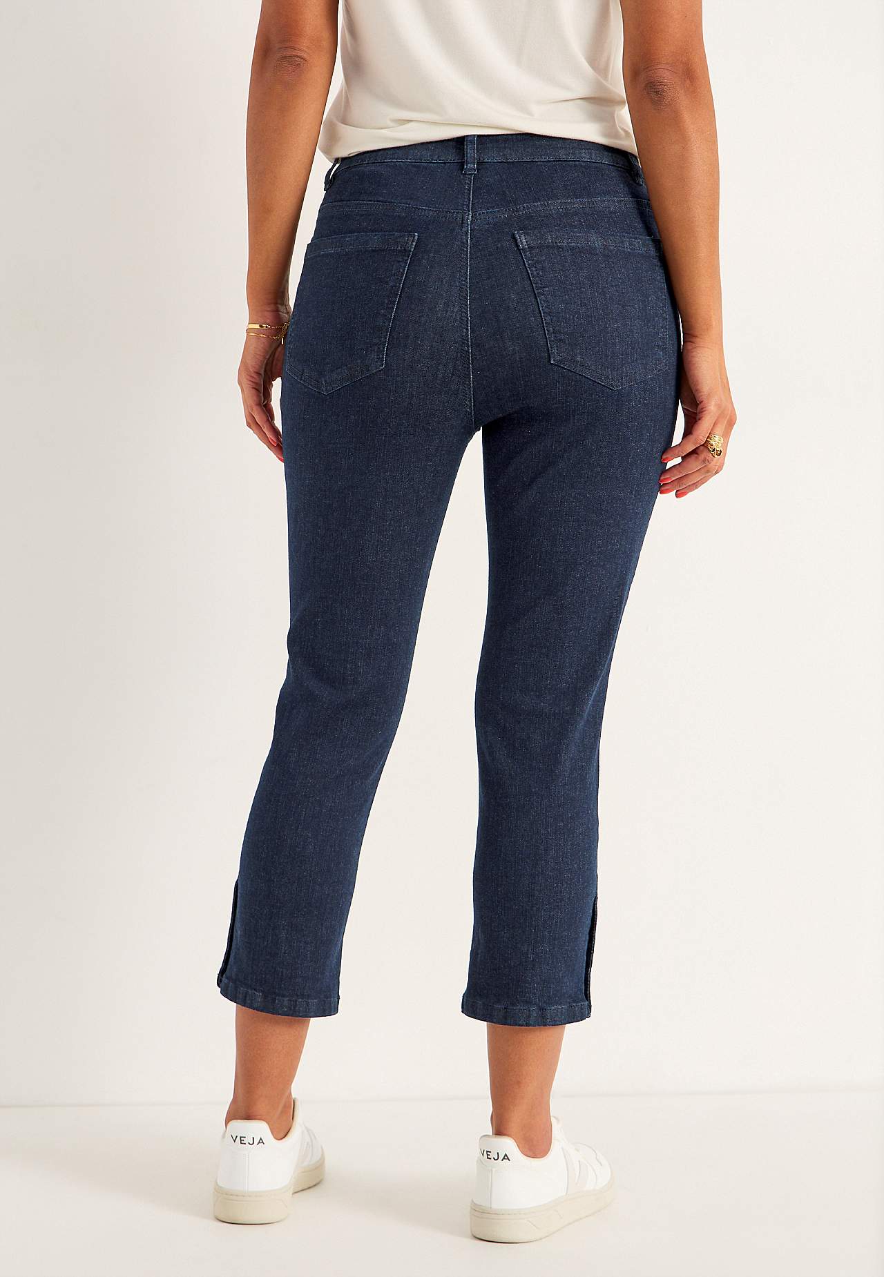 Crop jeans with five-pocket design