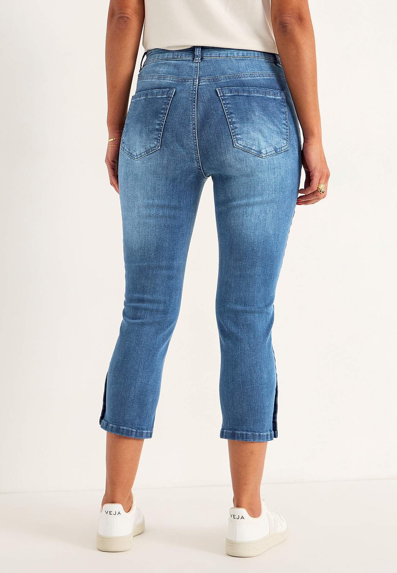 Crop jeans with five-pocket design