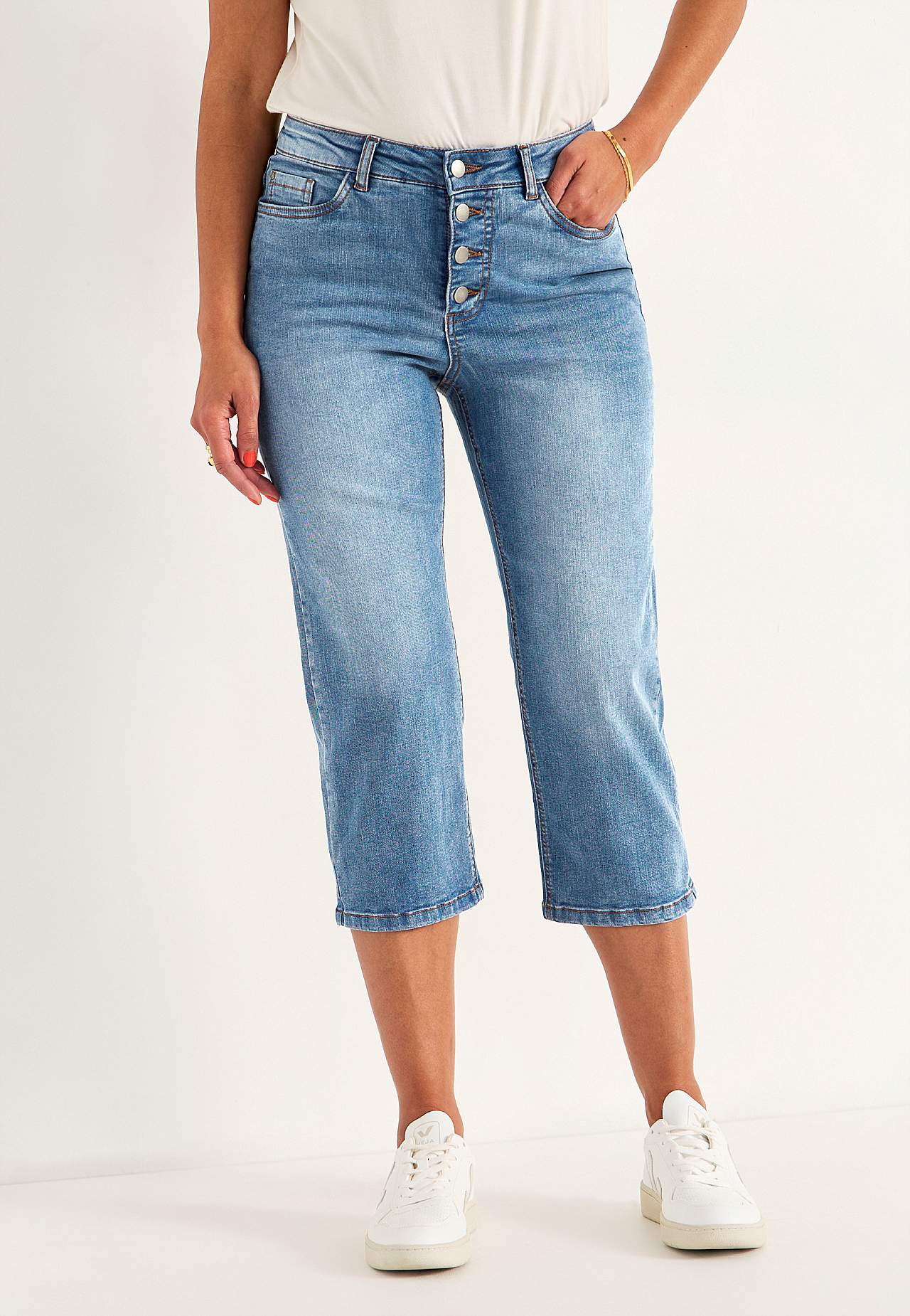 Crop jeans with button fly closure