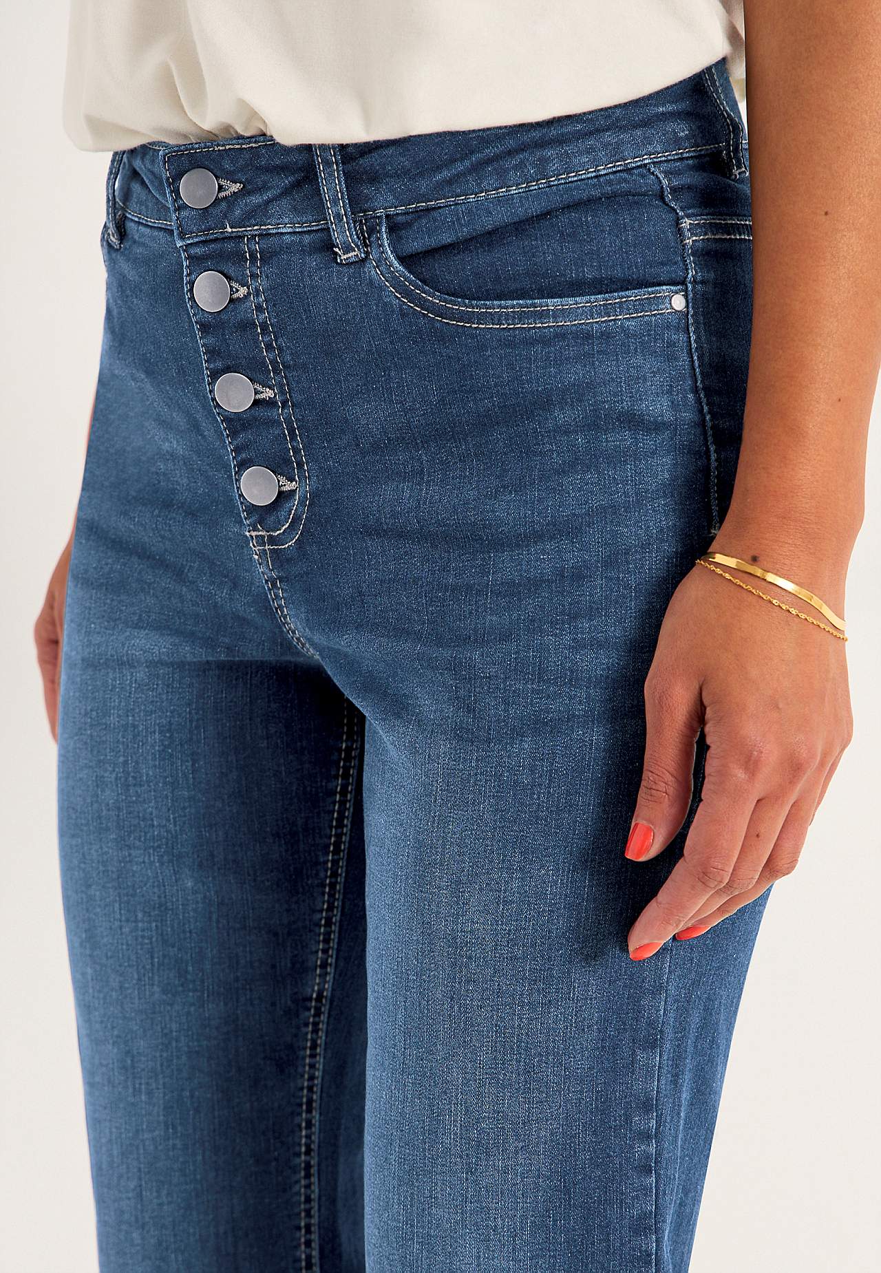Crop jeans with button fly closure